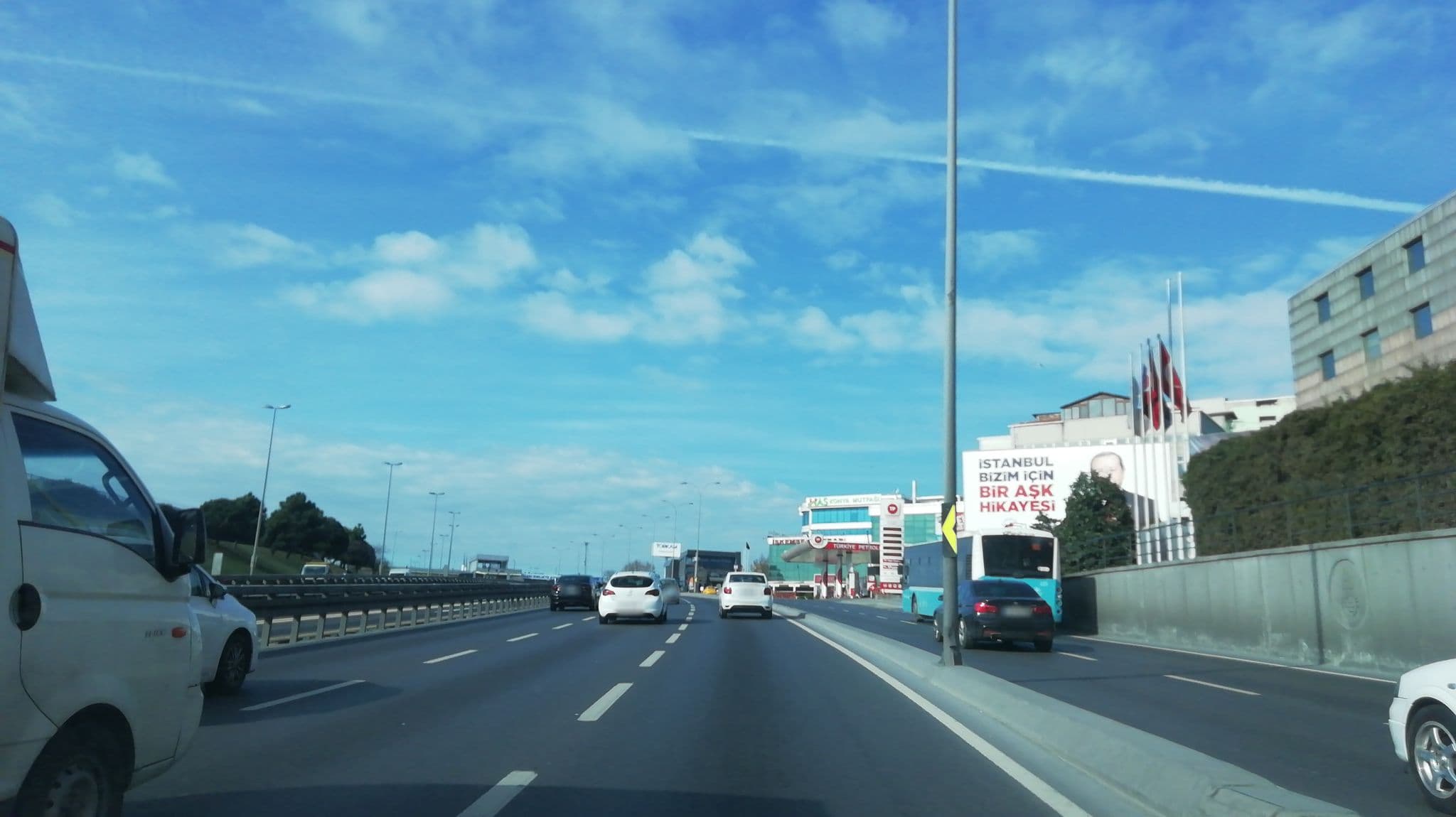Street view near Bh Conference&Airport Hotel, Küçükçekmece — © okansafak (CC BY-SA · Mapillary)