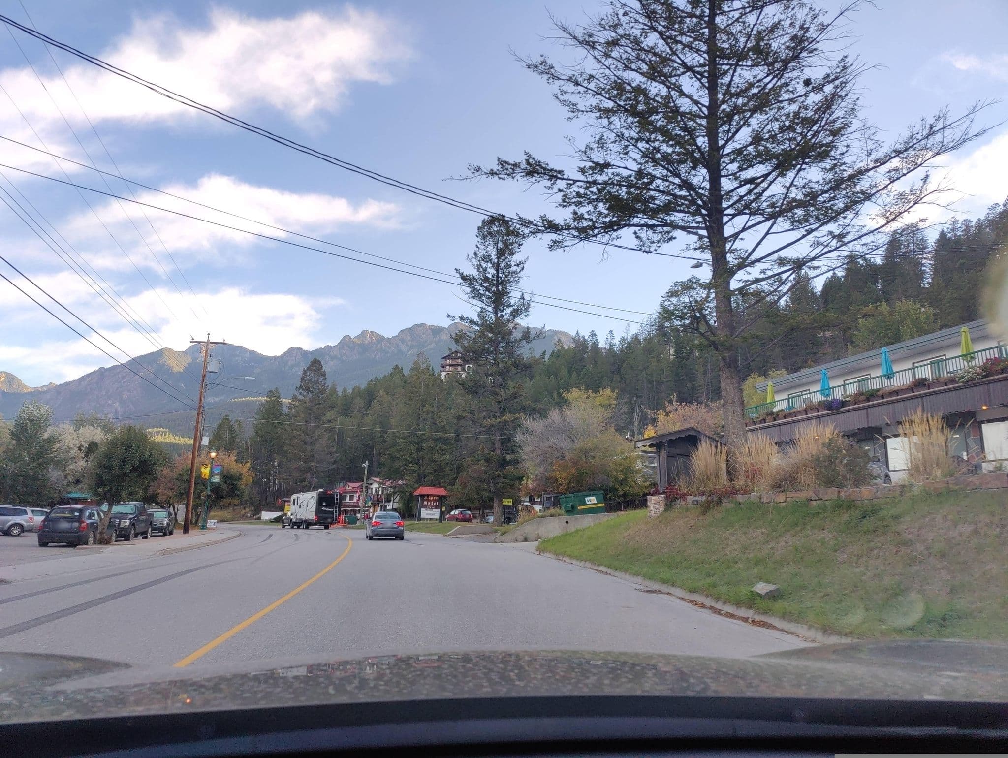 Street view near Apple Tree Inn, Radium Hot Springs — © elphix (CC BY-SA · Mapillary)