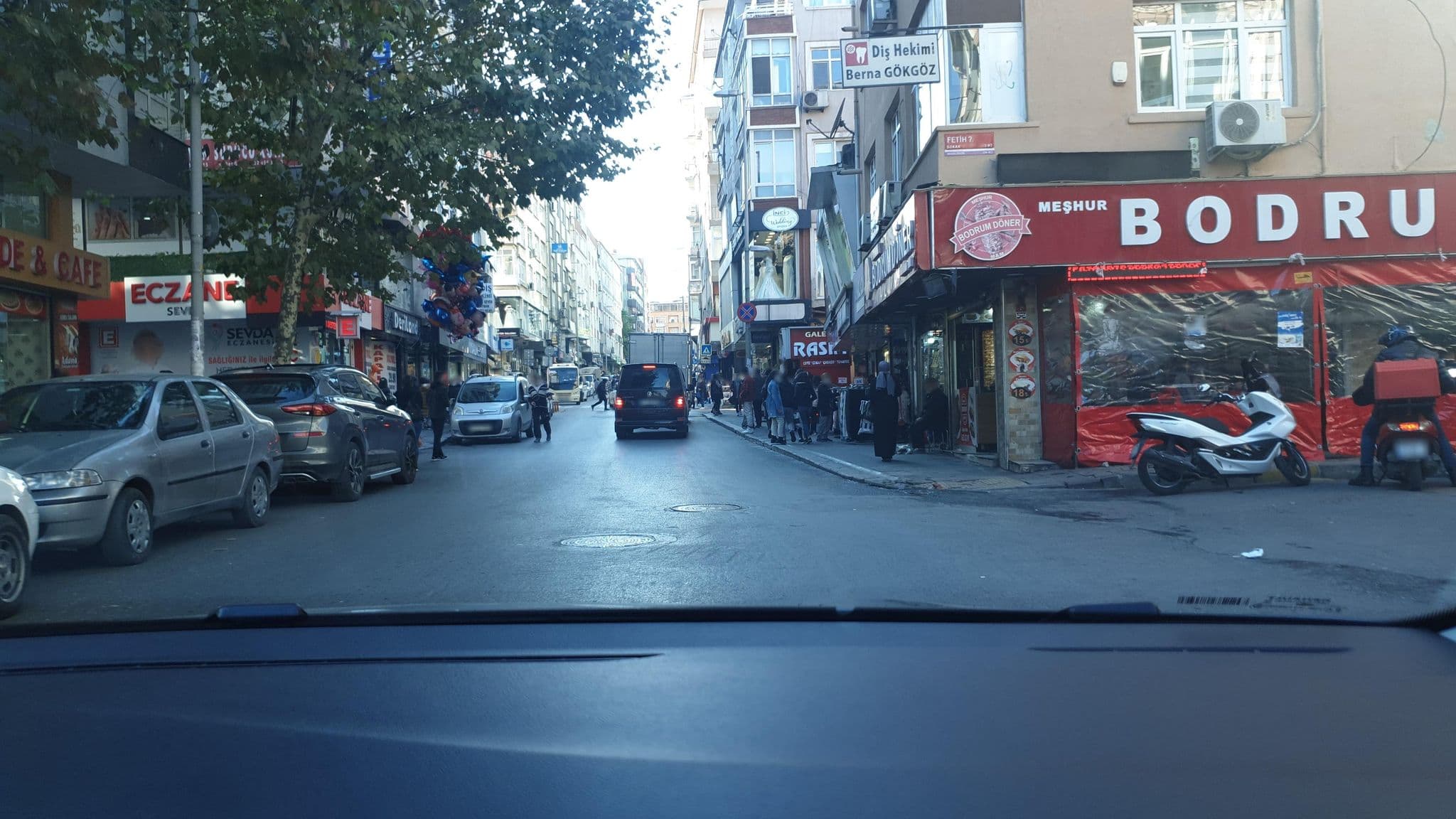 Street view near Solto Otel Alaçatı, Bahçelievler — © merdt (CC BY-SA · Mapillary)