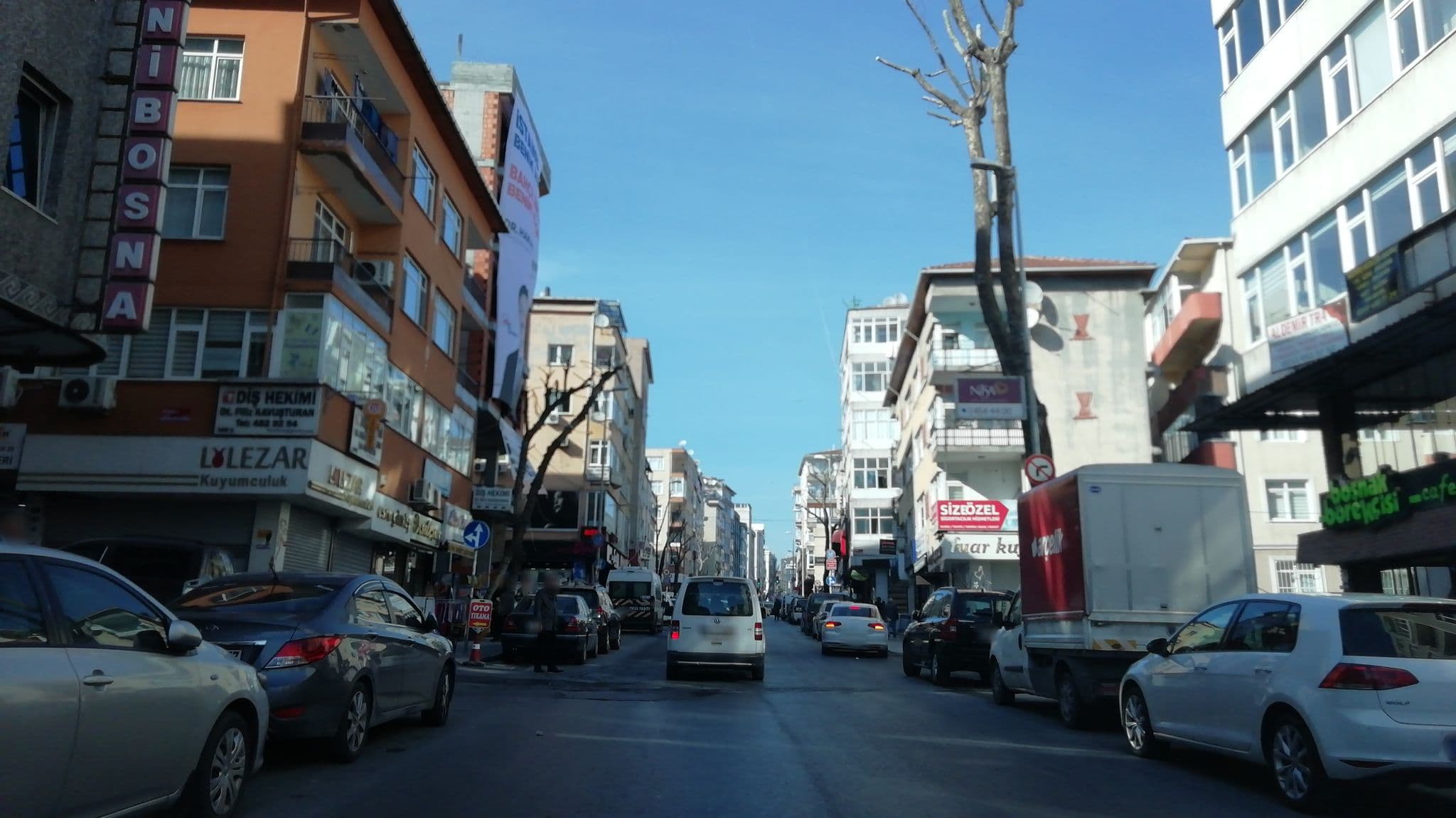 Street view near Yenibosna Hotel, Bahçelievler — © okansafak (CC BY-SA · Mapillary)