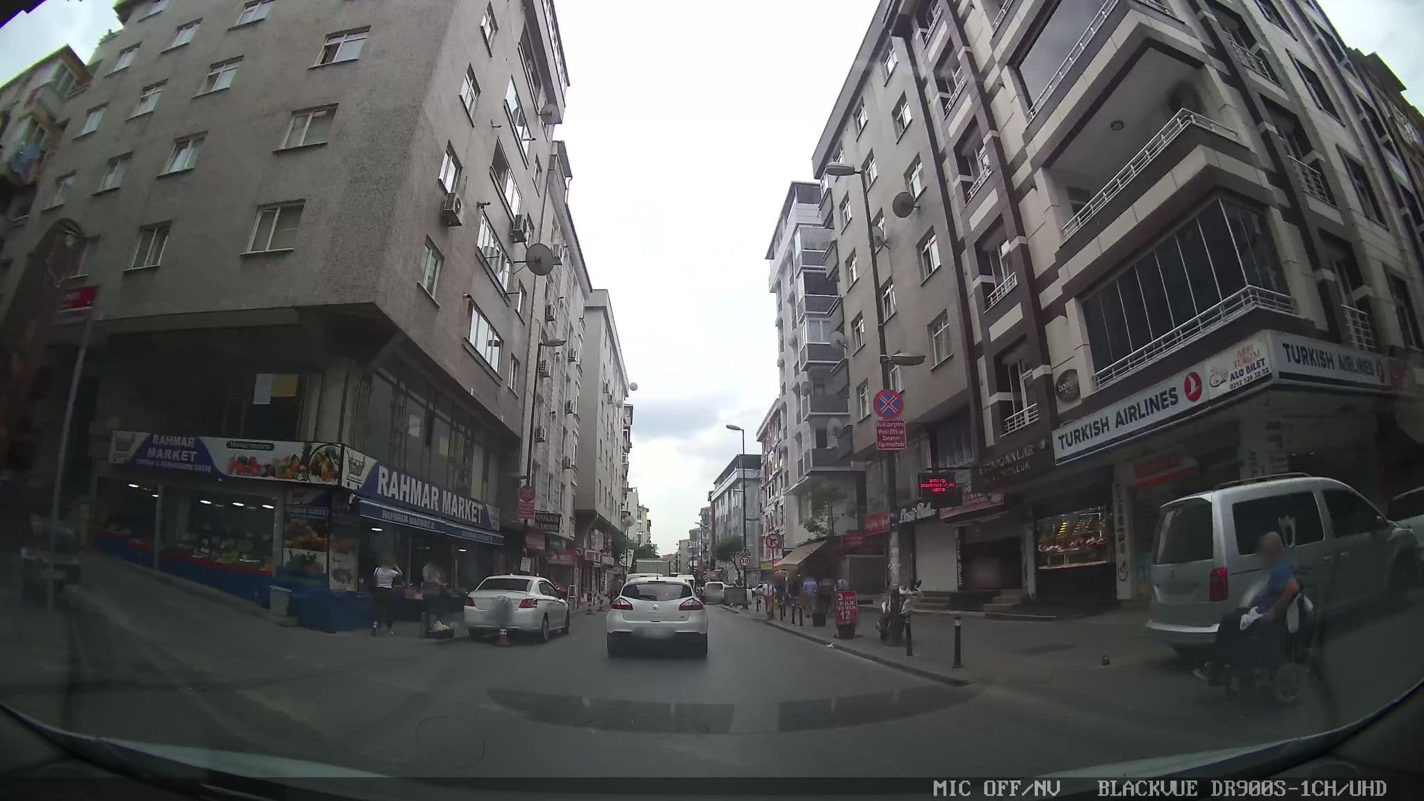 Street view near Noa Hotel Beach Clup, Bahçelievler — © ahmetegri (CC BY-SA · Mapillary)