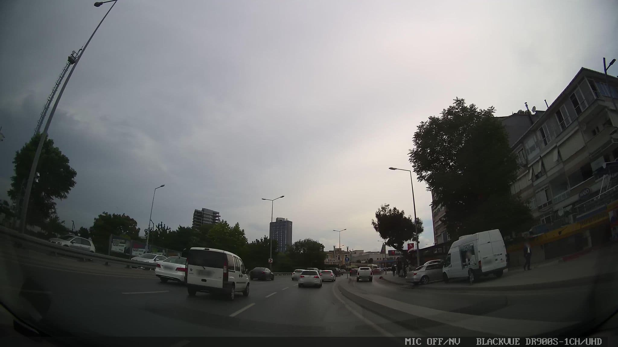 Street view near Macro Suit, Zeytinburnu — © asturksever (CC BY-SA · Mapillary)