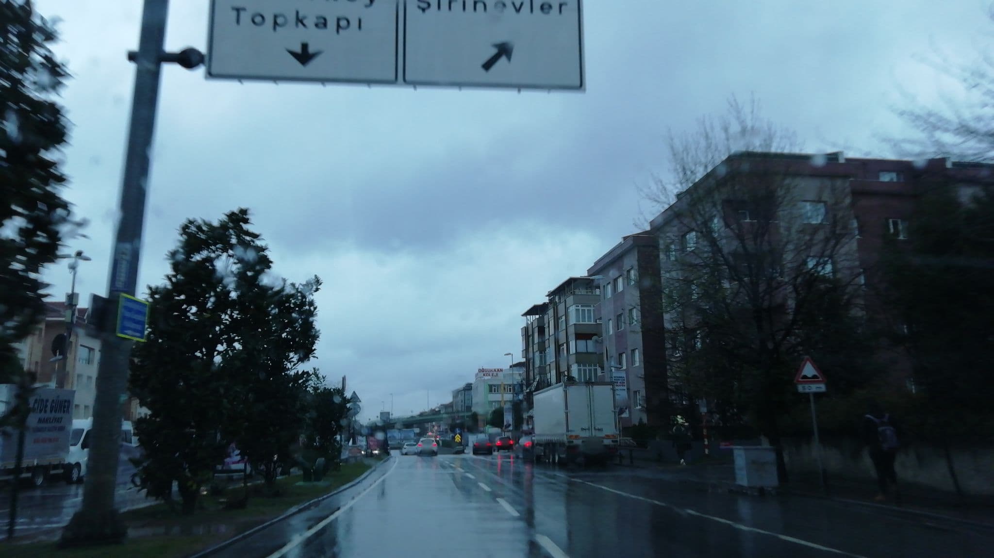 Street view near Bahçelievler Öğretmenevi, Bahçelievler — © okansafak (CC BY-SA · Mapillary)