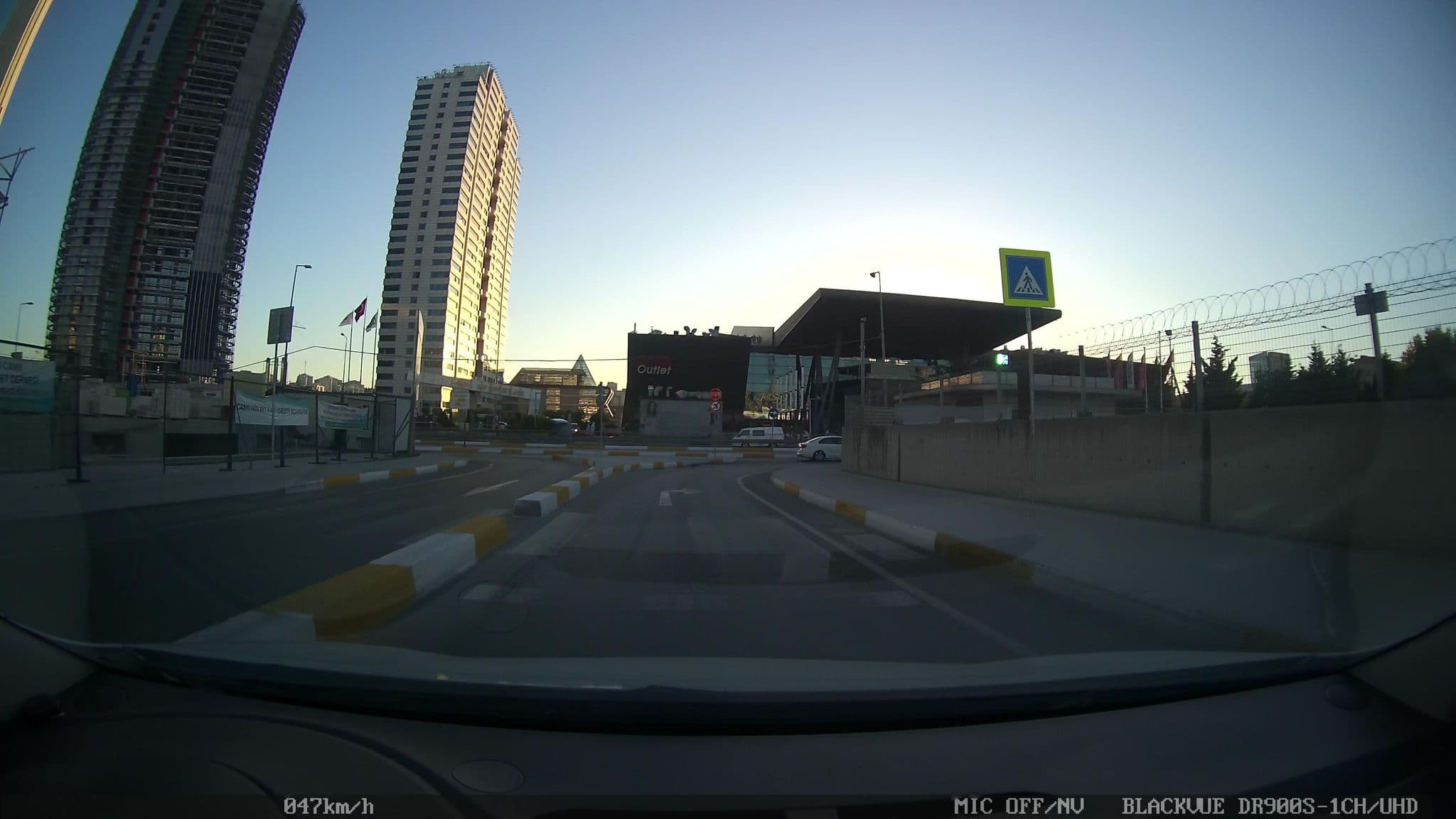 Street view near Golden Way Hotel GiYiMKENT iSTANBUL TURKEY, Bağcılar — © ahmetegri (CC BY-SA · Mapillary)