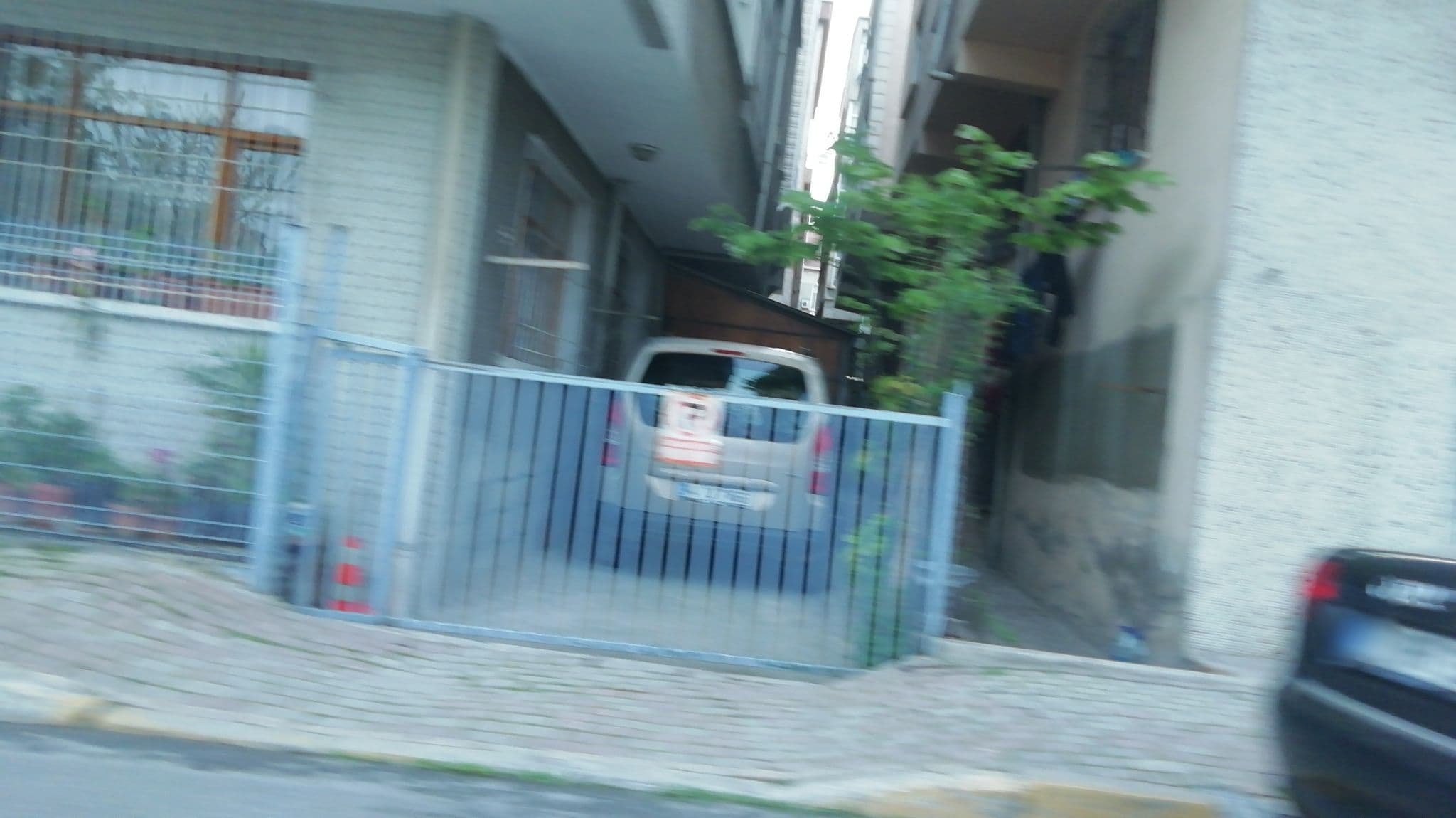 Street view near Komşu Teyze Evi 🏠, Bağcılar — © okansafak (CC BY-SA · Mapillary)