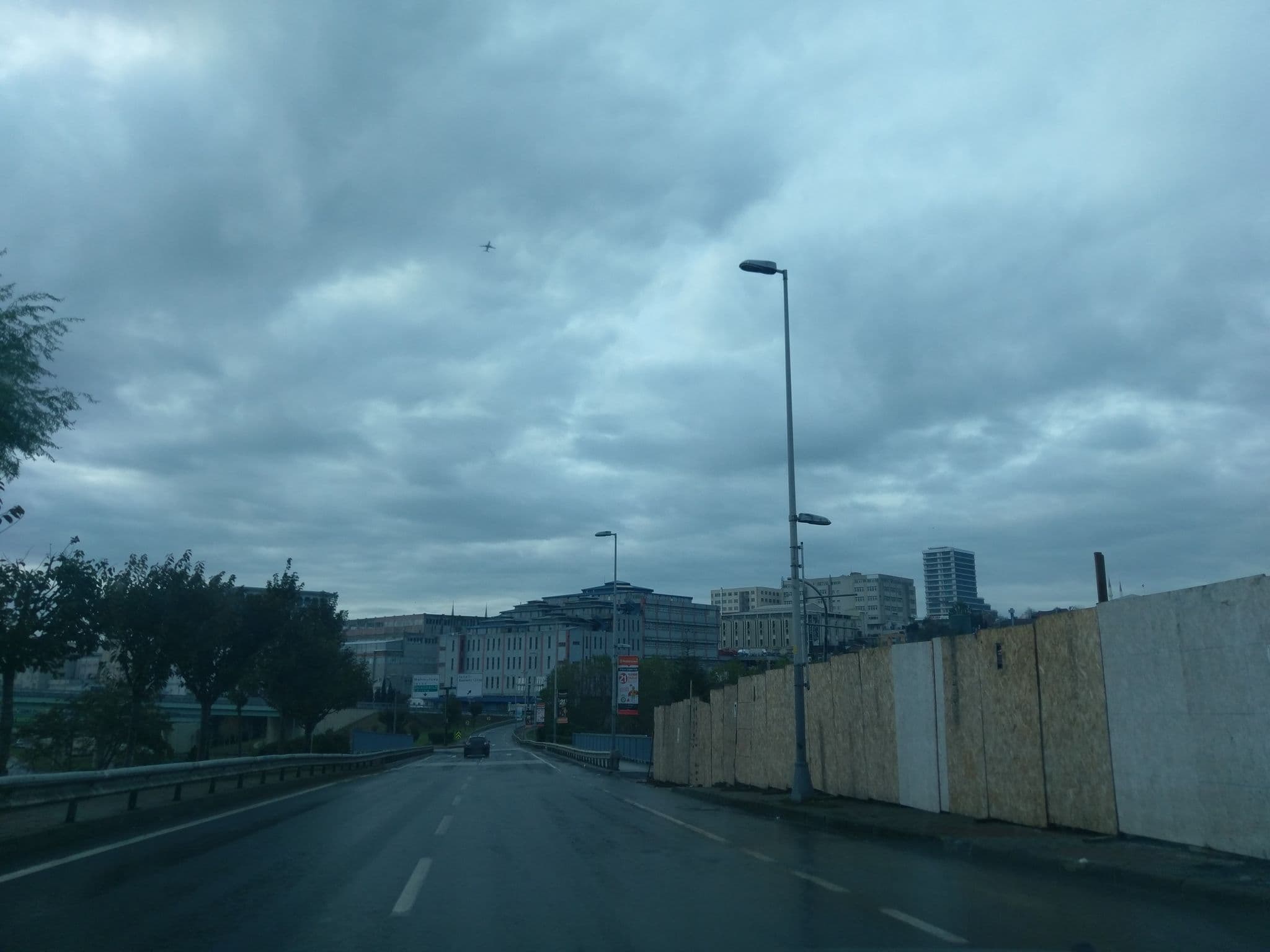Street view near mariott, Başakşehir — © ozkanilyasaksu (CC BY-SA · Mapillary)