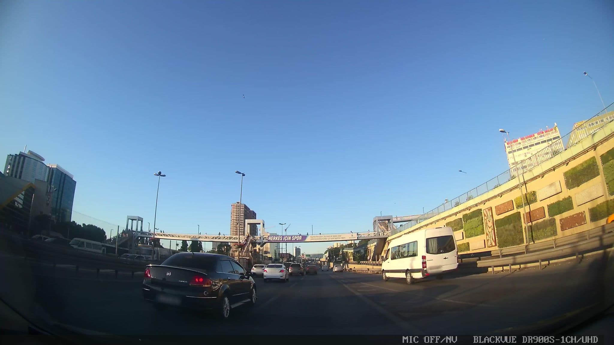 Street view near Noahs Ark Hotel, Güngören Merter — © asturksever (CC BY-SA · Mapillary)