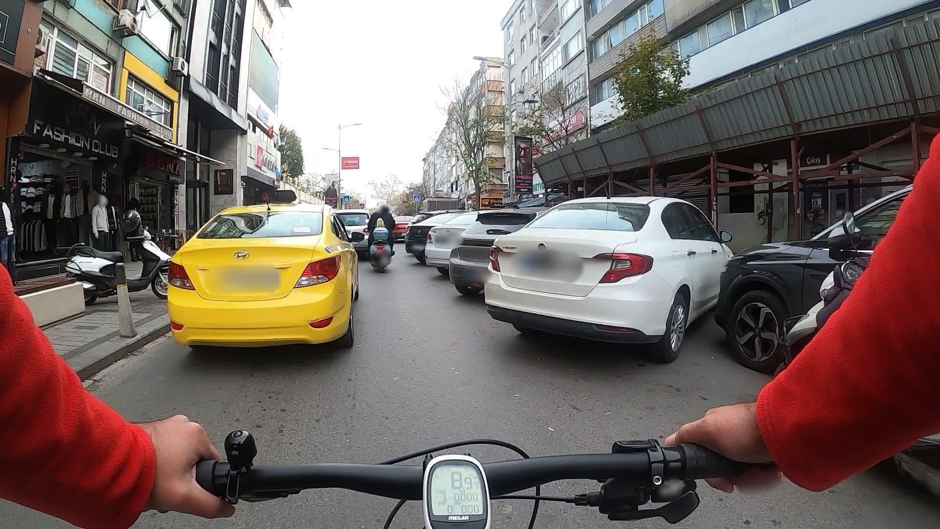 Street view near Blue Regency Hotel C Kapısı, Zeytinburnu — © Eray_ozturk (CC BY-SA · Mapillary)