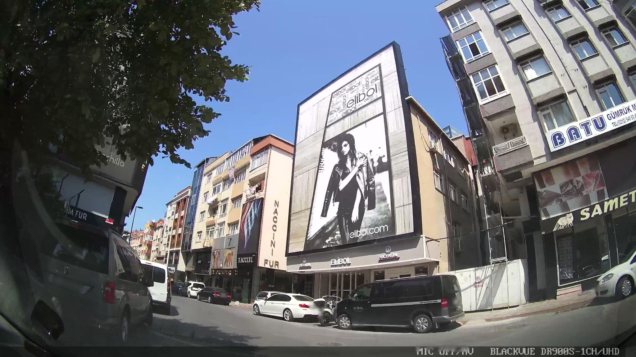 Street view near Panorama Hotel, Zeytinburnu — © azadezey (CC BY-SA · Mapillary)
