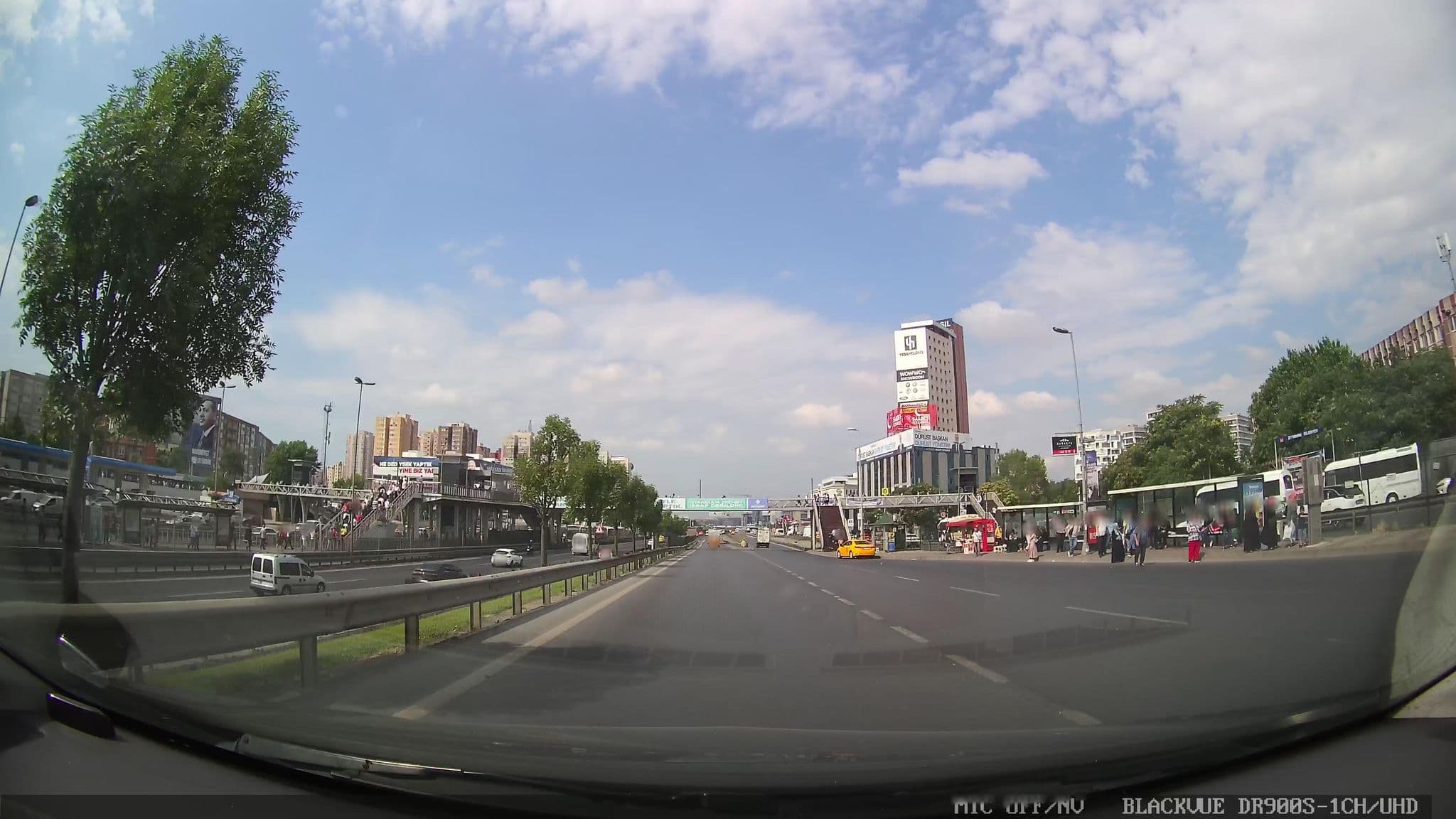 Street view near Safir Uluslararası Otel İşletmeleri, Merter Keresteciler — © azadezey (CC BY-SA · Mapillary)