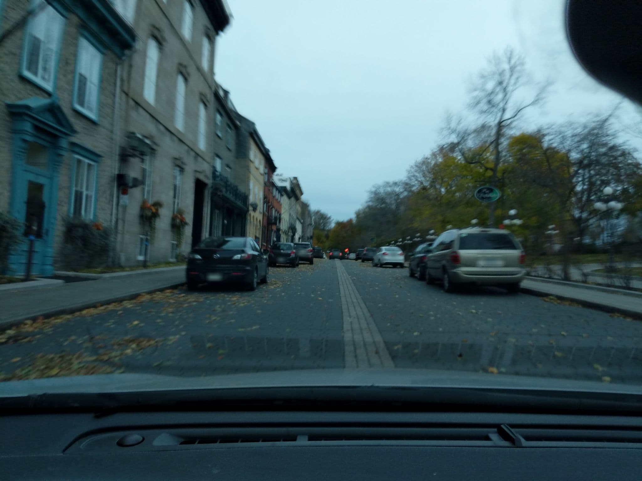 Street view near Le Manoir d'Auteuil, Québec — © daudrain (CC BY-SA · Mapillary)