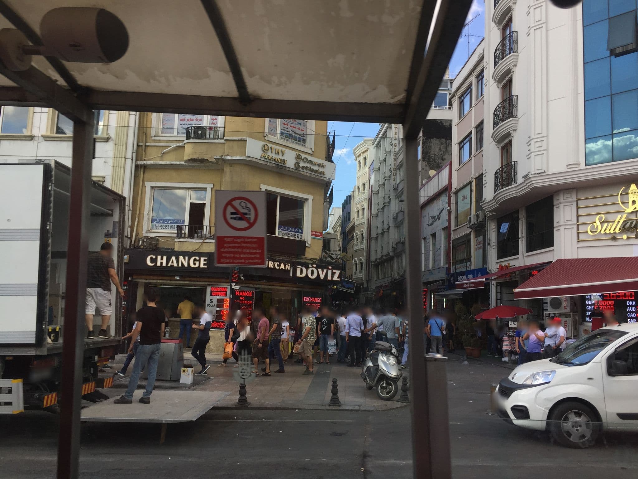 Street view near Dosso Dossi Laleli, Istanbul — © sessiznotalar (CC BY-SA · Mapillary)