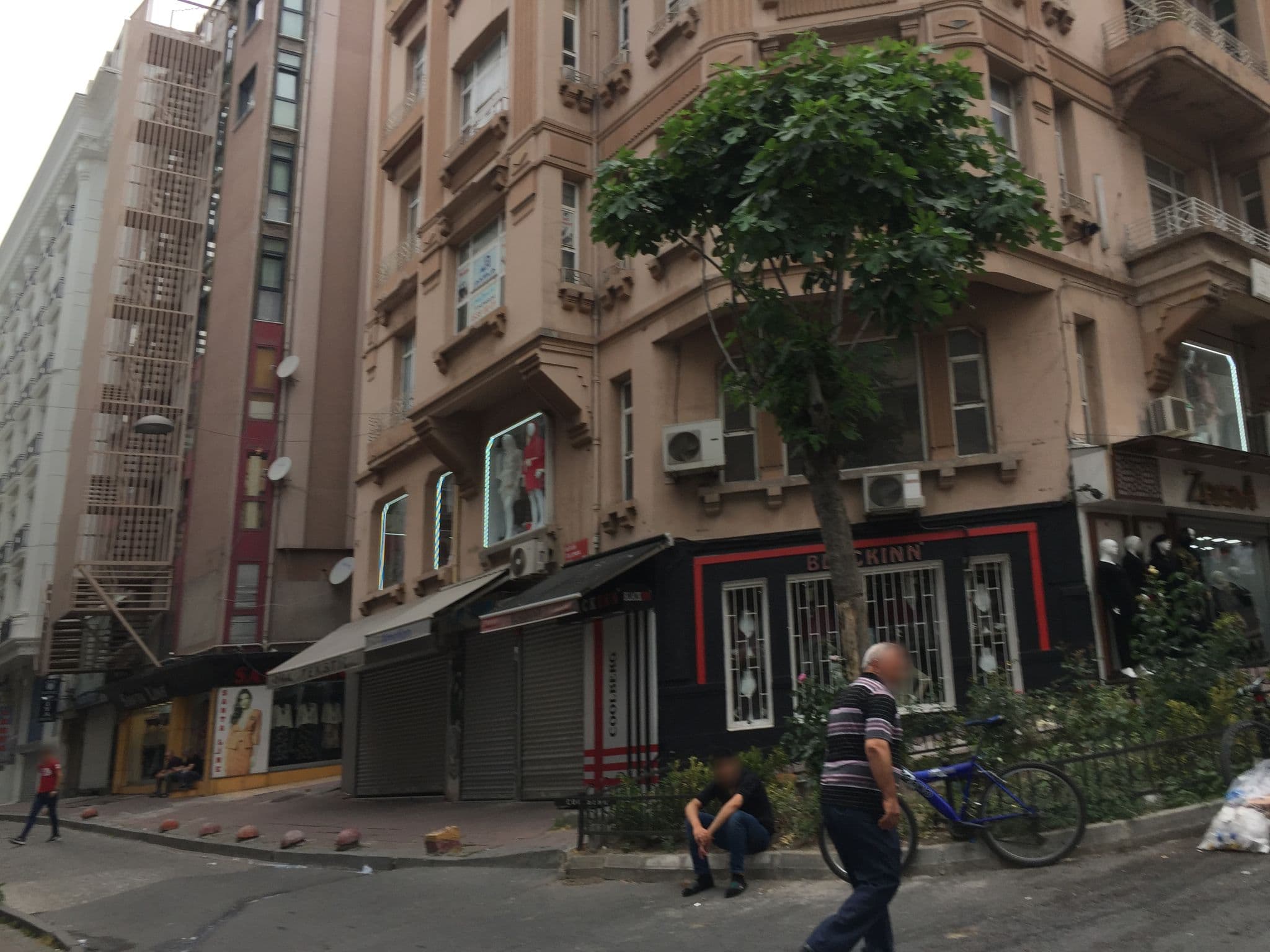 Street view near EYSA TURİZM İNSAAT SAN.VE TIC.A.Ş, Eminönü — © sessiznotalar (CC BY-SA · Mapillary)