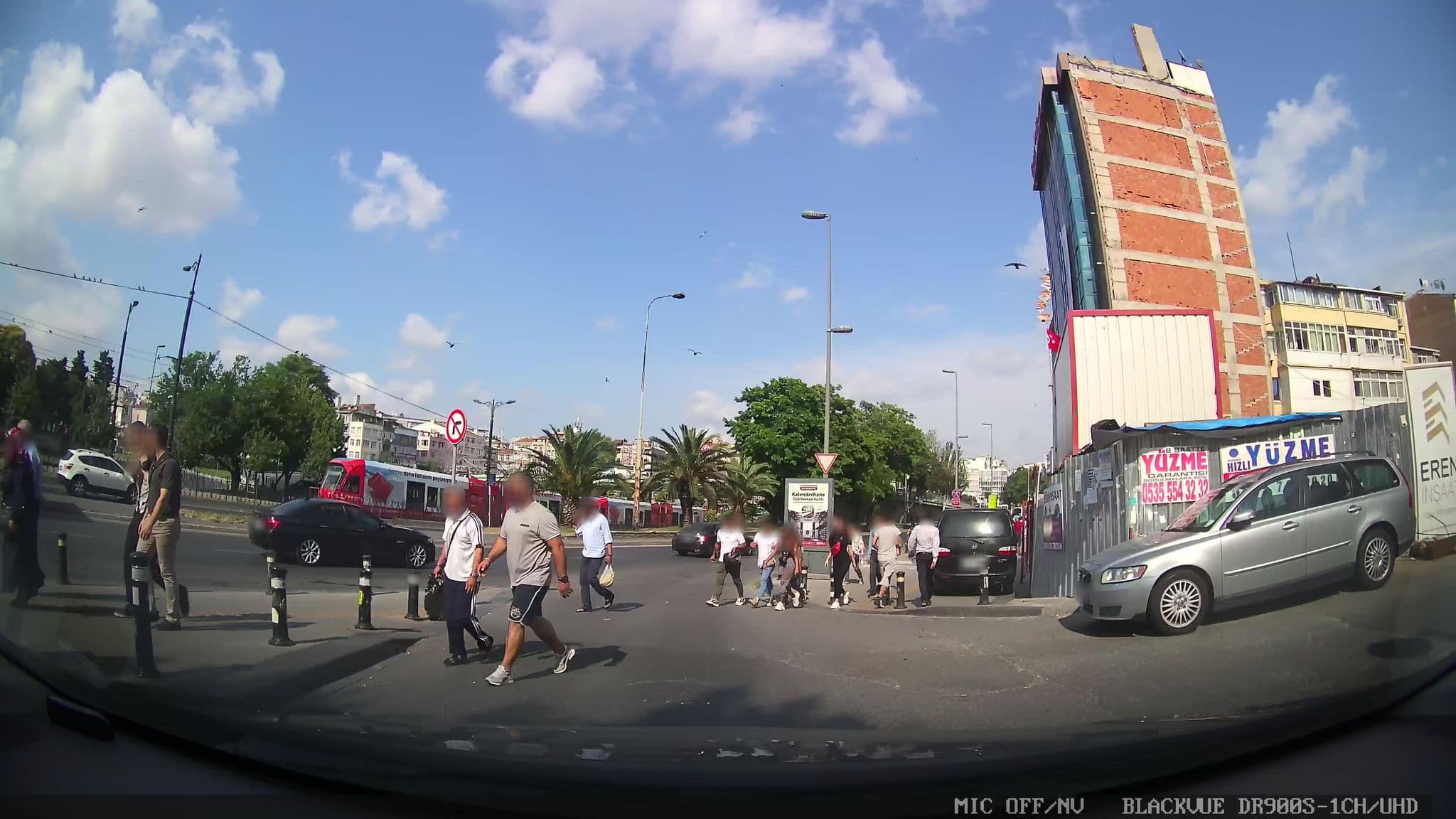 Street view near Hampton By Hilton, Istanbul — © asturksever (CC BY-SA · Mapillary)