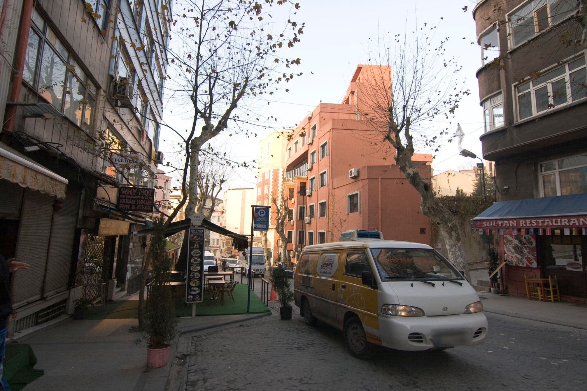 Street view near Â'la House Hotel, Sultanahmet — © maxim75 (CC BY-SA · Mapillary)