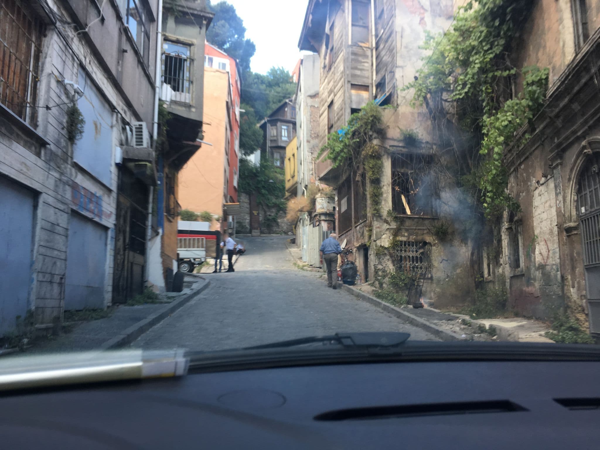 Street view near Tuna Hotel, Eminönü — © myusufuyan (CC BY-SA · Mapillary)