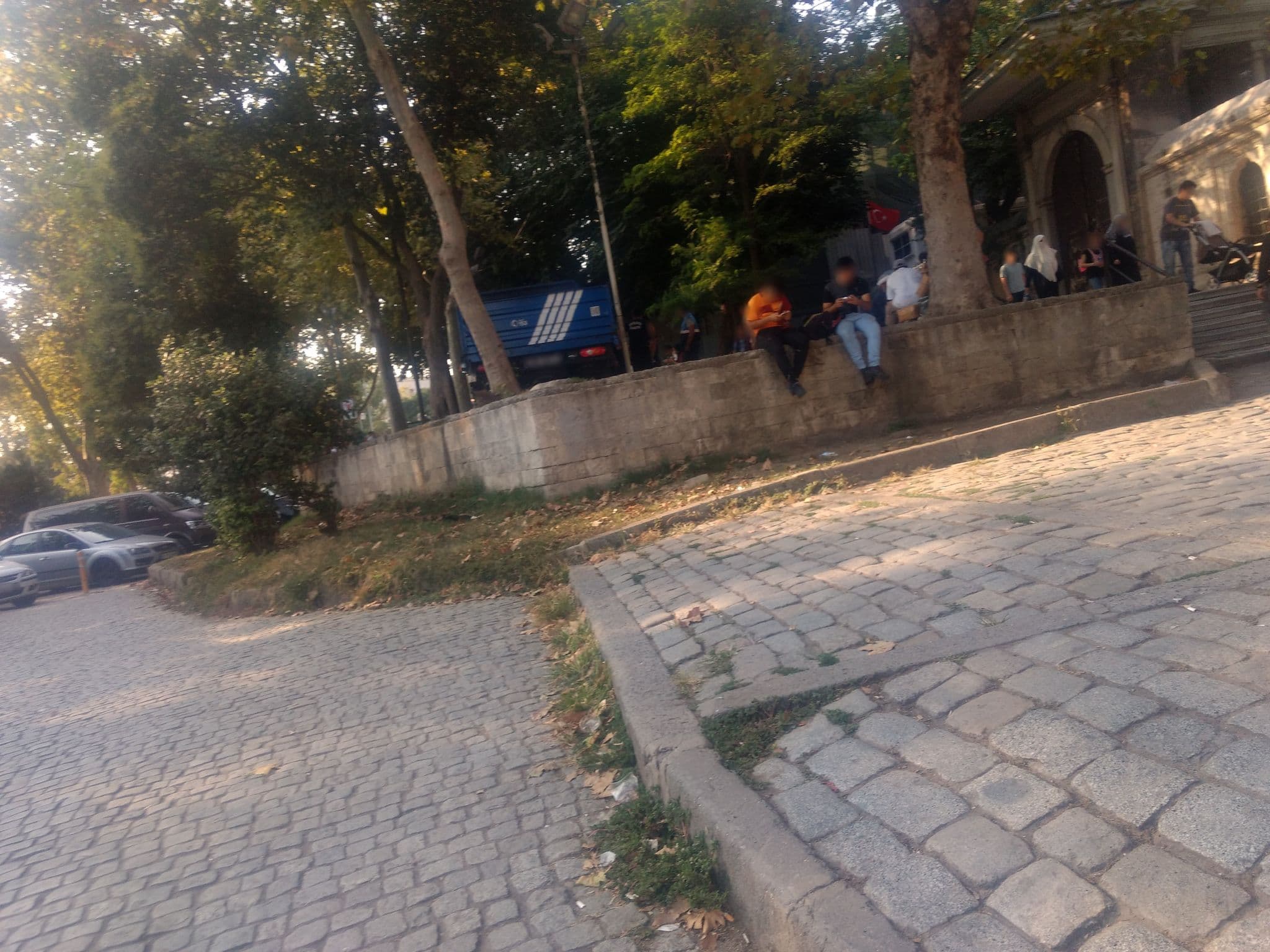 Street view near GÜNLÜK KİRALIK DAİRE, Eminönü — © mapeadora (CC BY-SA · Mapillary)