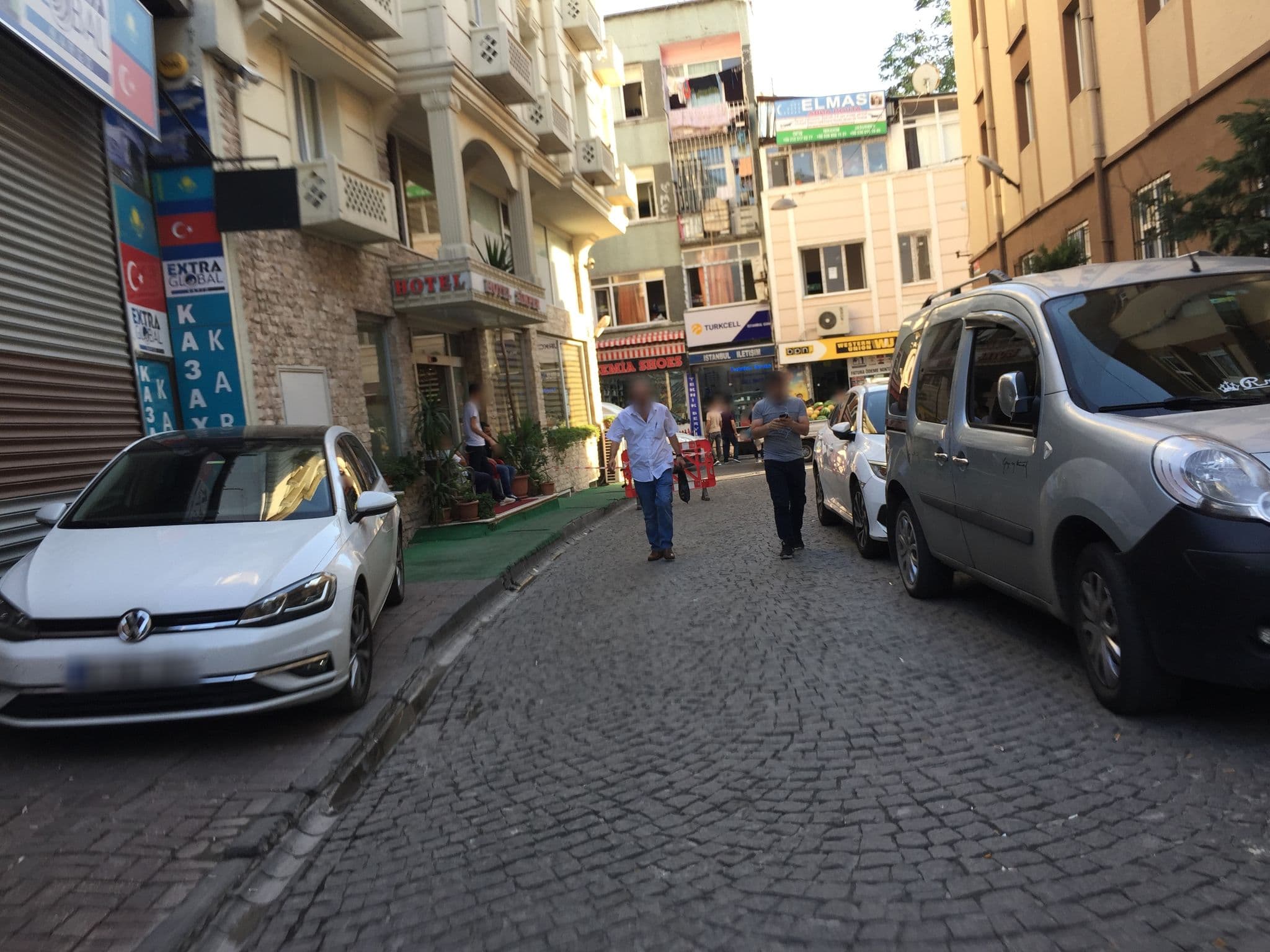 Street view near Arsemia Otel, Istanbul — © sessiznotalar (CC BY-SA · Mapillary)