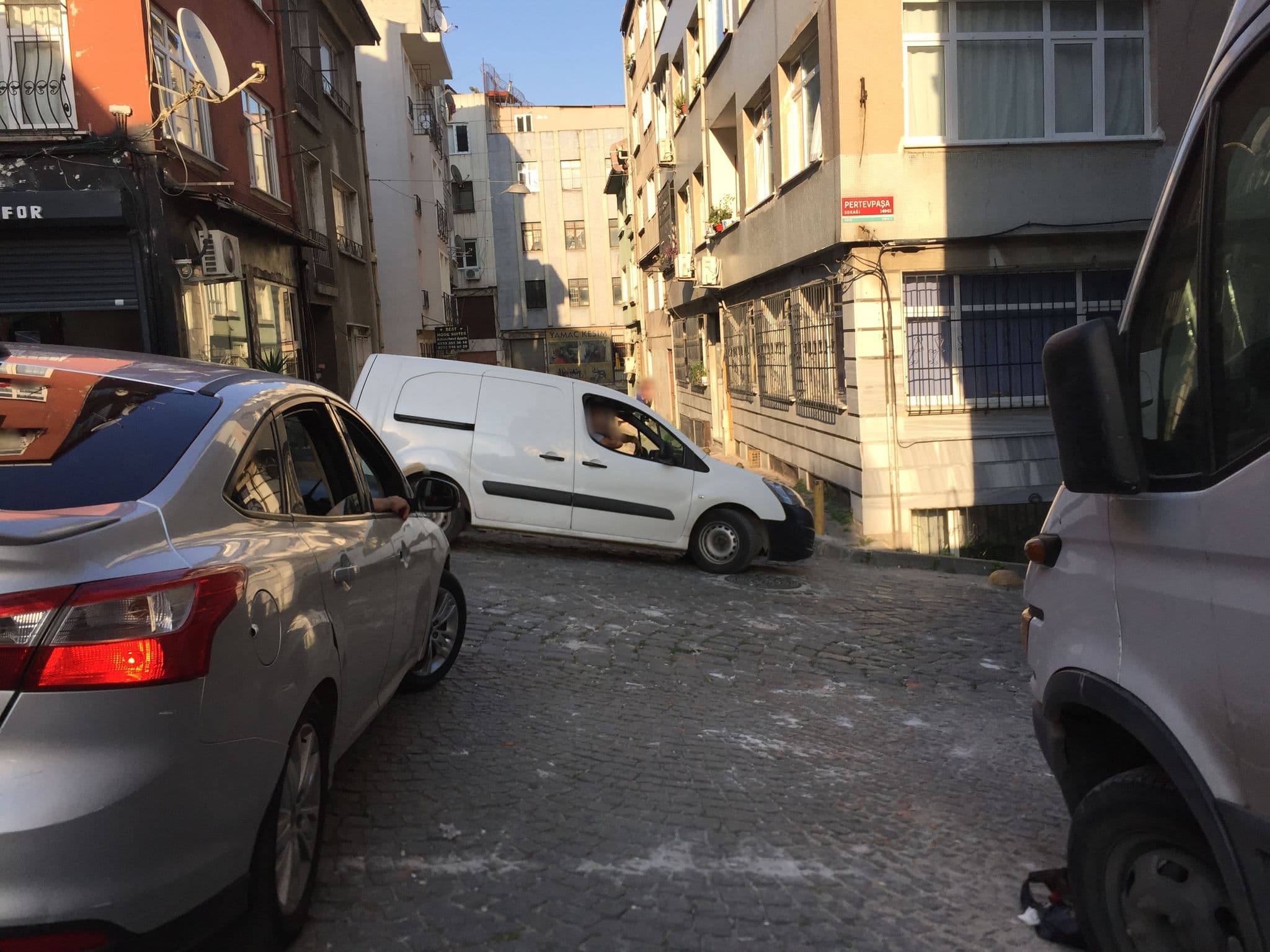 Street view near City Hall Hotel, Sultanahmet — © sessiznotalar (CC BY-SA · Mapillary)
