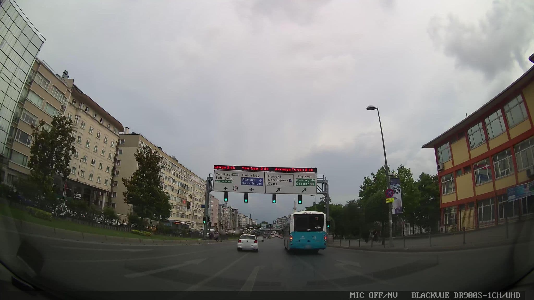 Street view near Hotel Gözde, Istanbul — © asturksever (CC BY-SA · Mapillary)