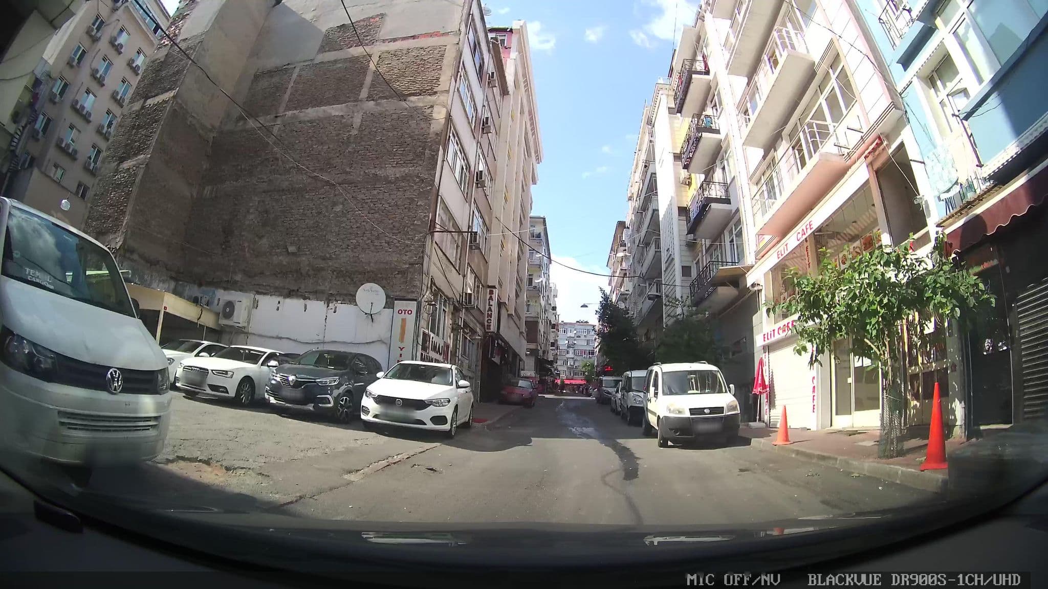 Street view near Sky Star Deluxe Hotel, Istanbul — © asturksever (CC BY-SA · Mapillary)