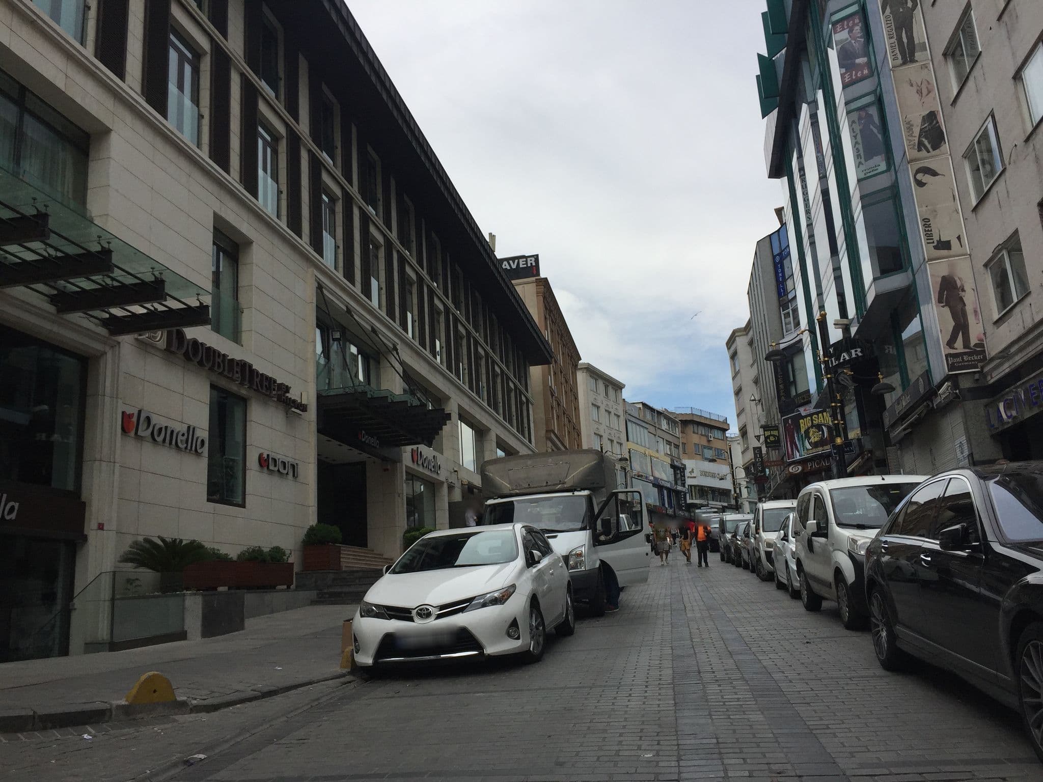 Street view near Benler Otel Laleli, Istanbul — © sessiznotalar (CC BY-SA · Mapillary)