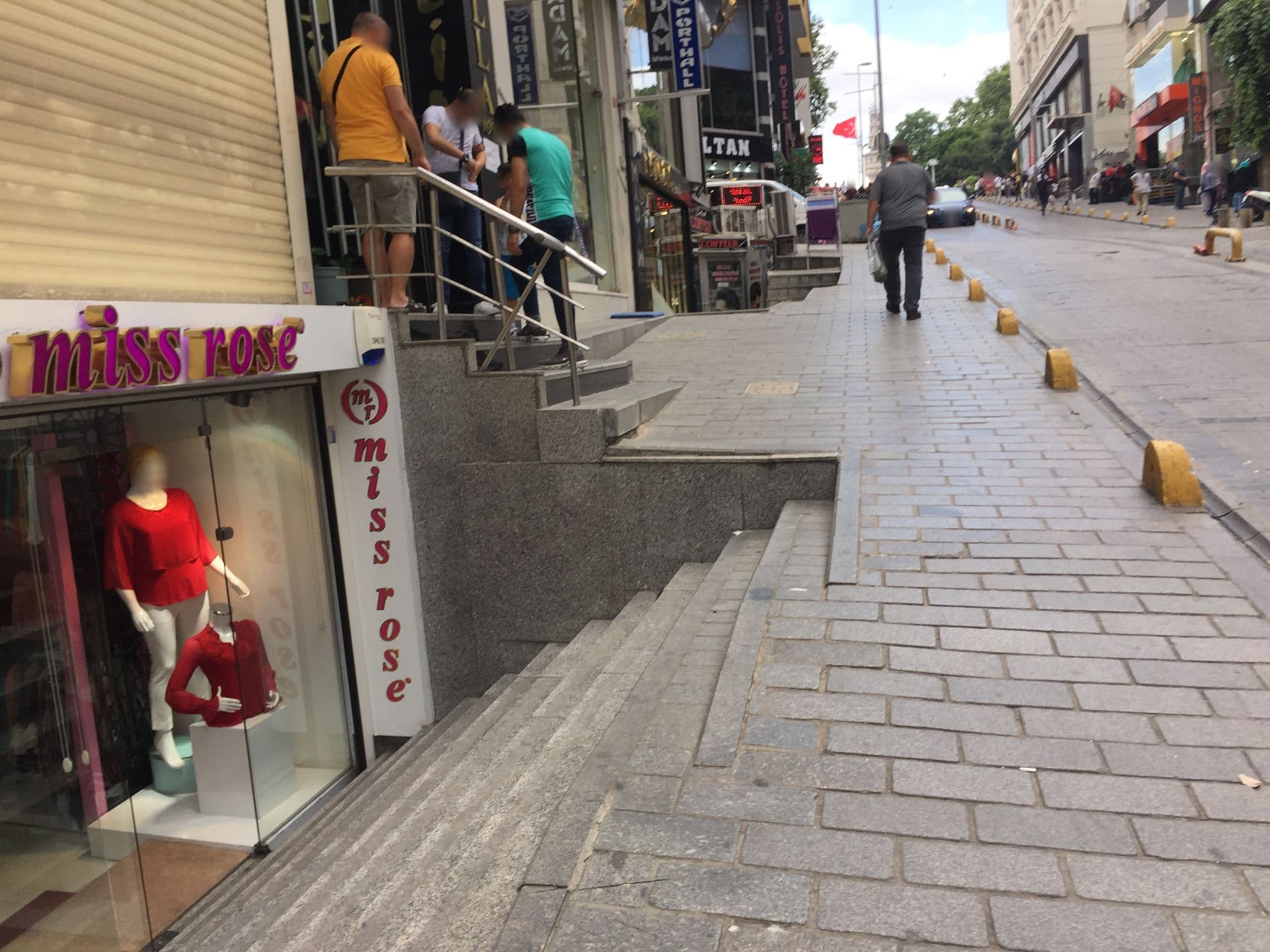 Street view near Grand Beyazid Hotel, Eminönü — © sessiznotalar (CC BY-SA · Mapillary)