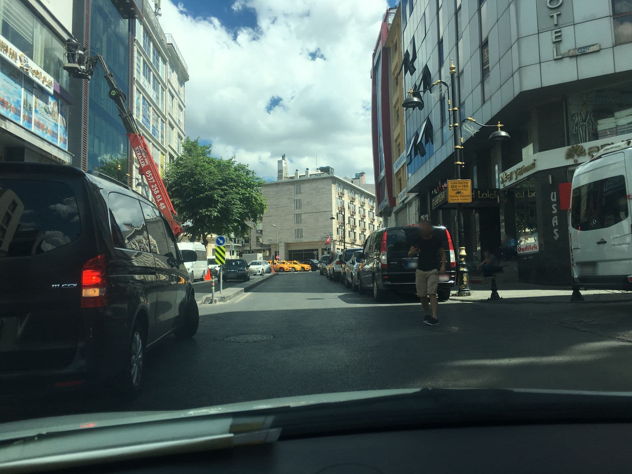 Street view near Zagreb Hotel Istanbul, Istanbul — © myusufuyan (CC BY-SA · Mapillary)