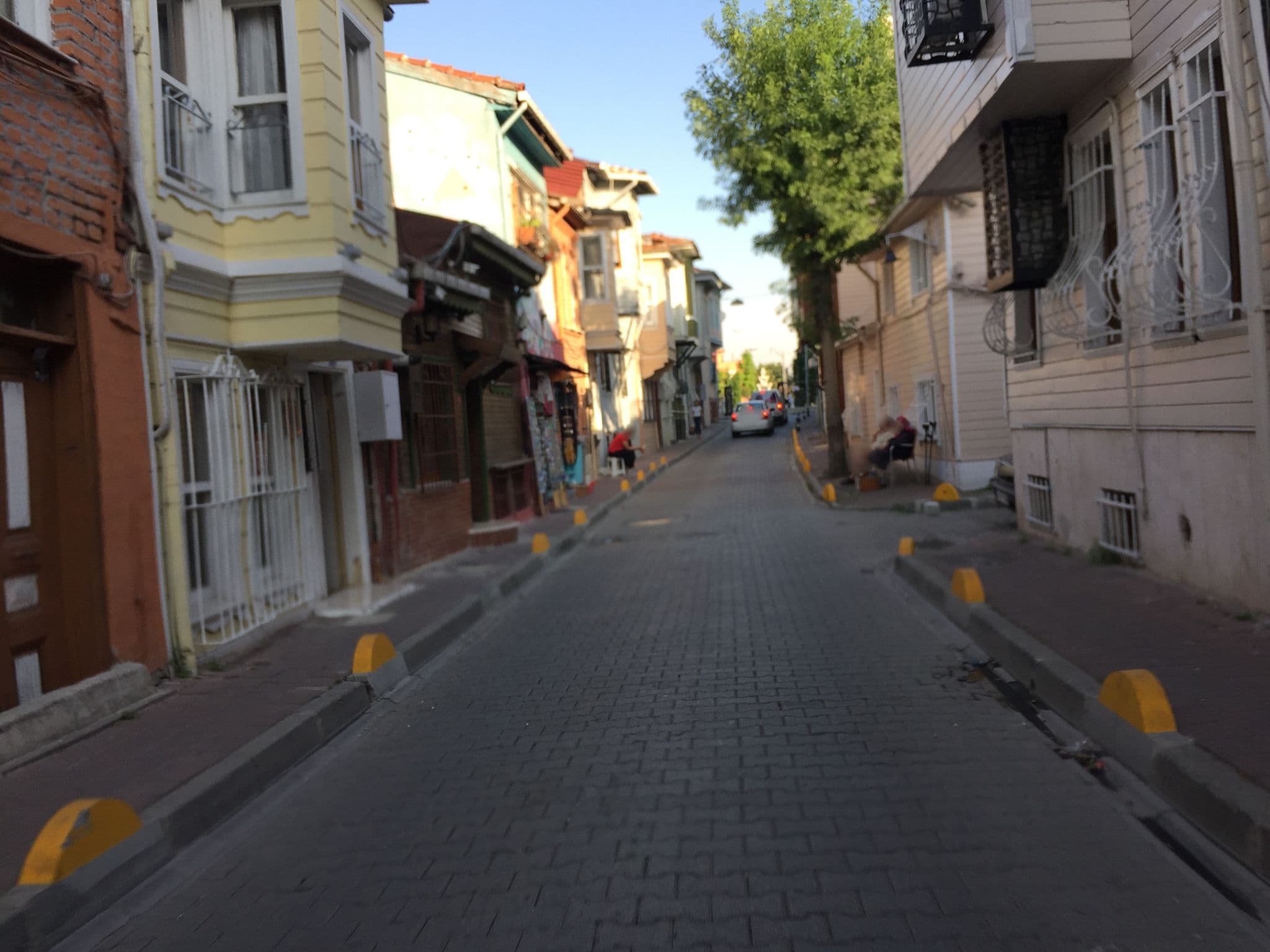 Street view near Indo And Sefa Apart, Sultanahmet — © sessiznotalar (CC BY-SA · Mapillary)