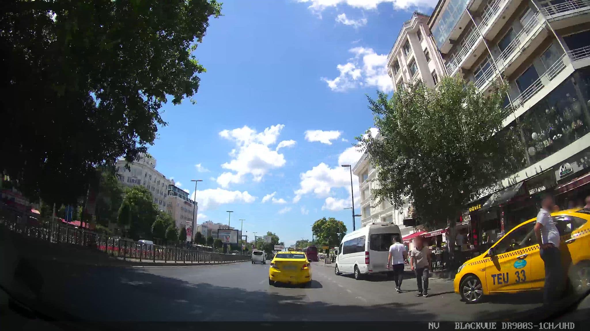 Street view near Marmara Place İstanbul Old city, Istanbul — © asturksever (CC BY-SA · Mapillary)
