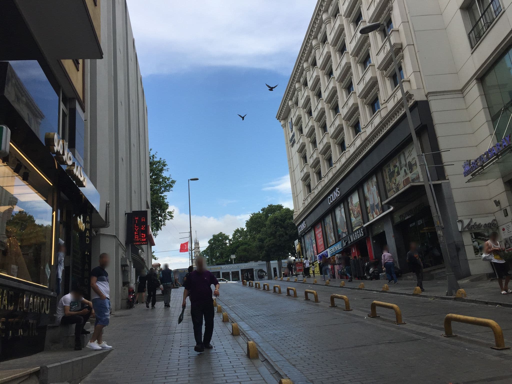 Street view near Barceló Saray, Eminönü — © sessiznotalar (CC BY-SA · Mapillary)