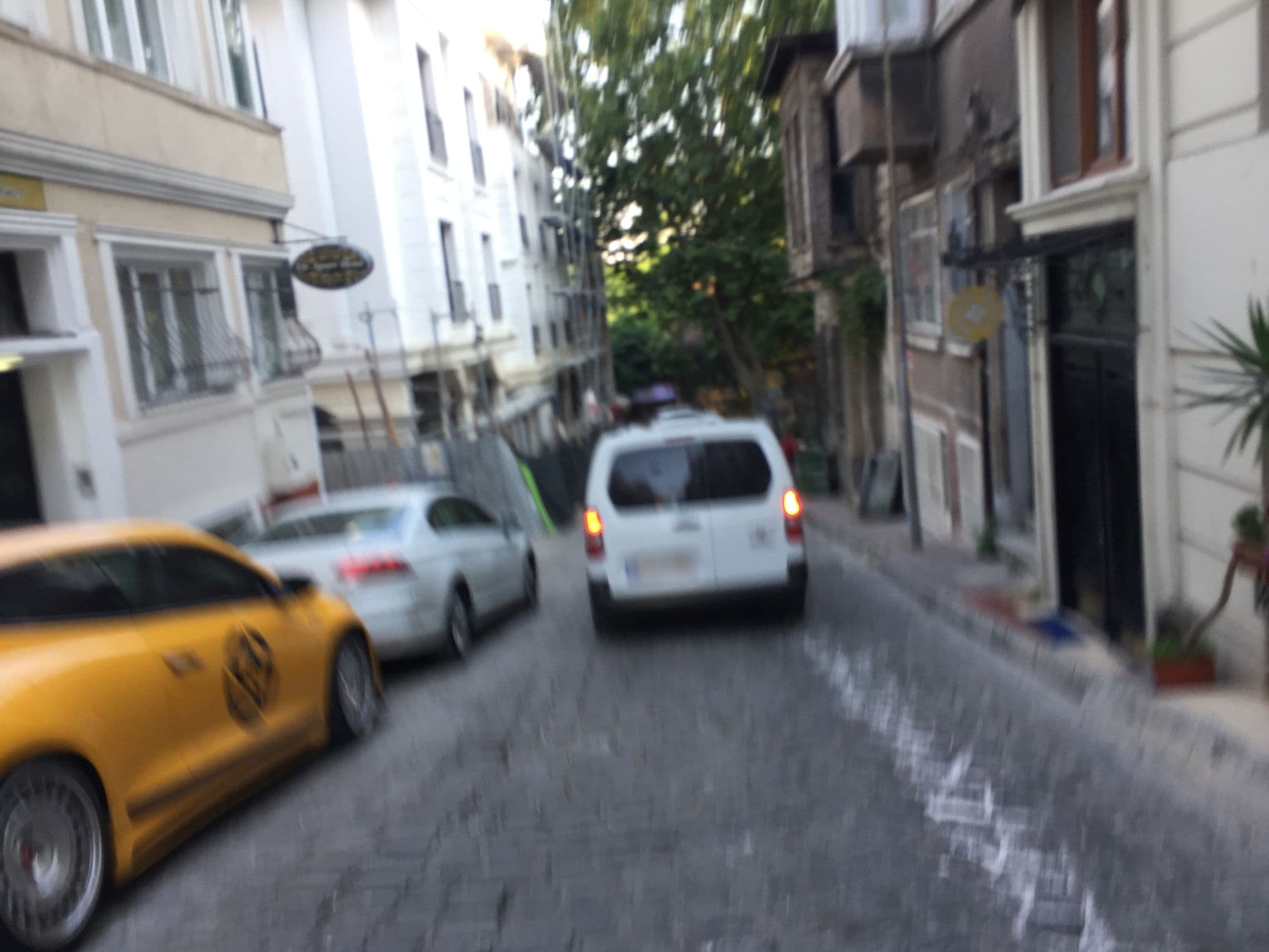 Street view near Reyyan Hotel, Sultanahmet — © sessiznotalar (CC BY-SA · Mapillary)