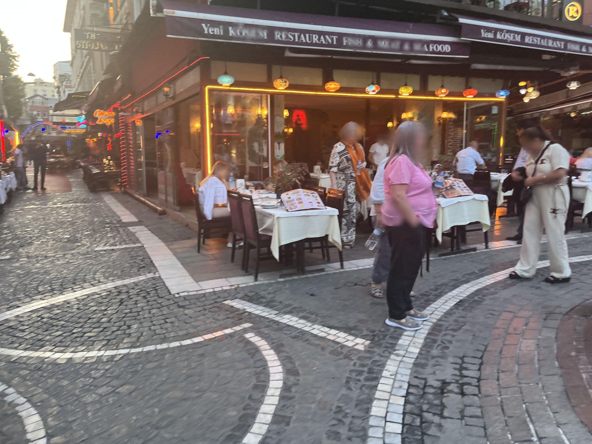 Street view near Kervanchi, Sultanahmet — © pahlavi_temecula (CC BY-SA · Mapillary)