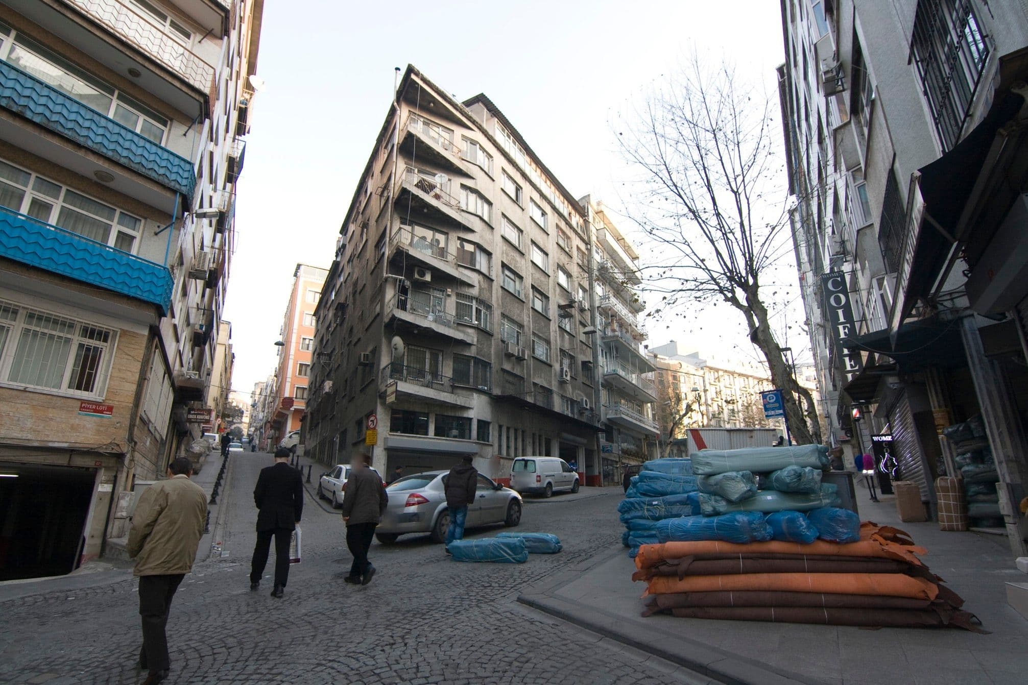 Street view near New Pelda Hotel, Sultanahmet — © maxim75 (CC BY-SA · Mapillary)