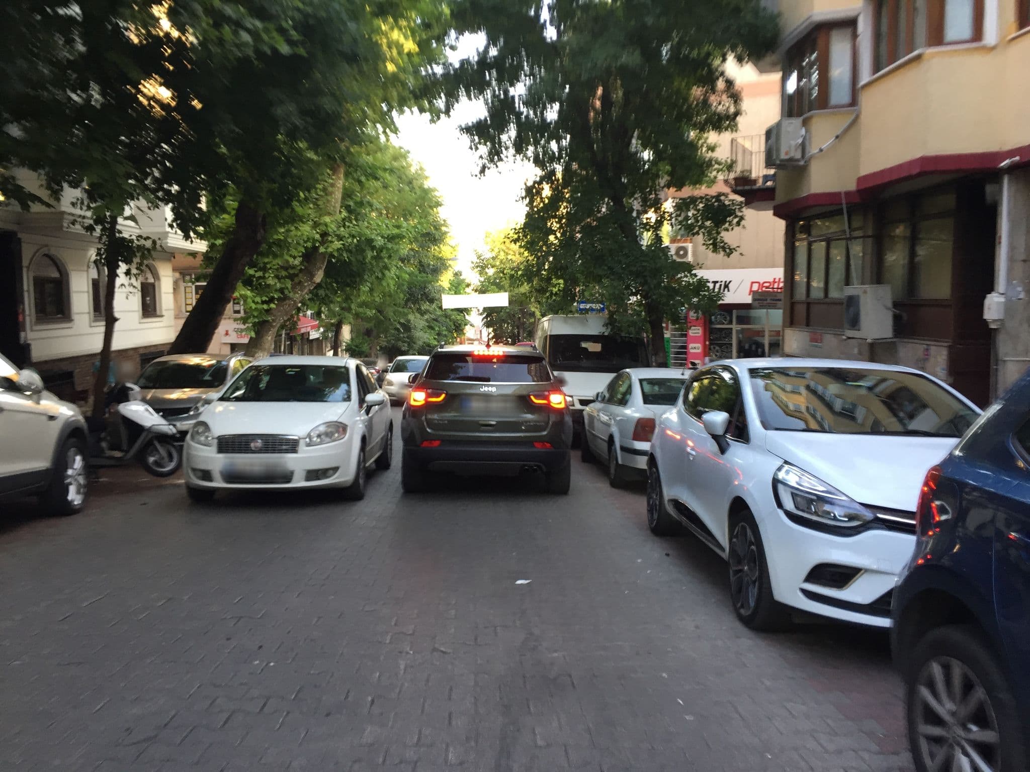 Street view near Canli Turizm Ltd Şti, Istanbul — © sessiznotalar (CC BY-SA · Mapillary)