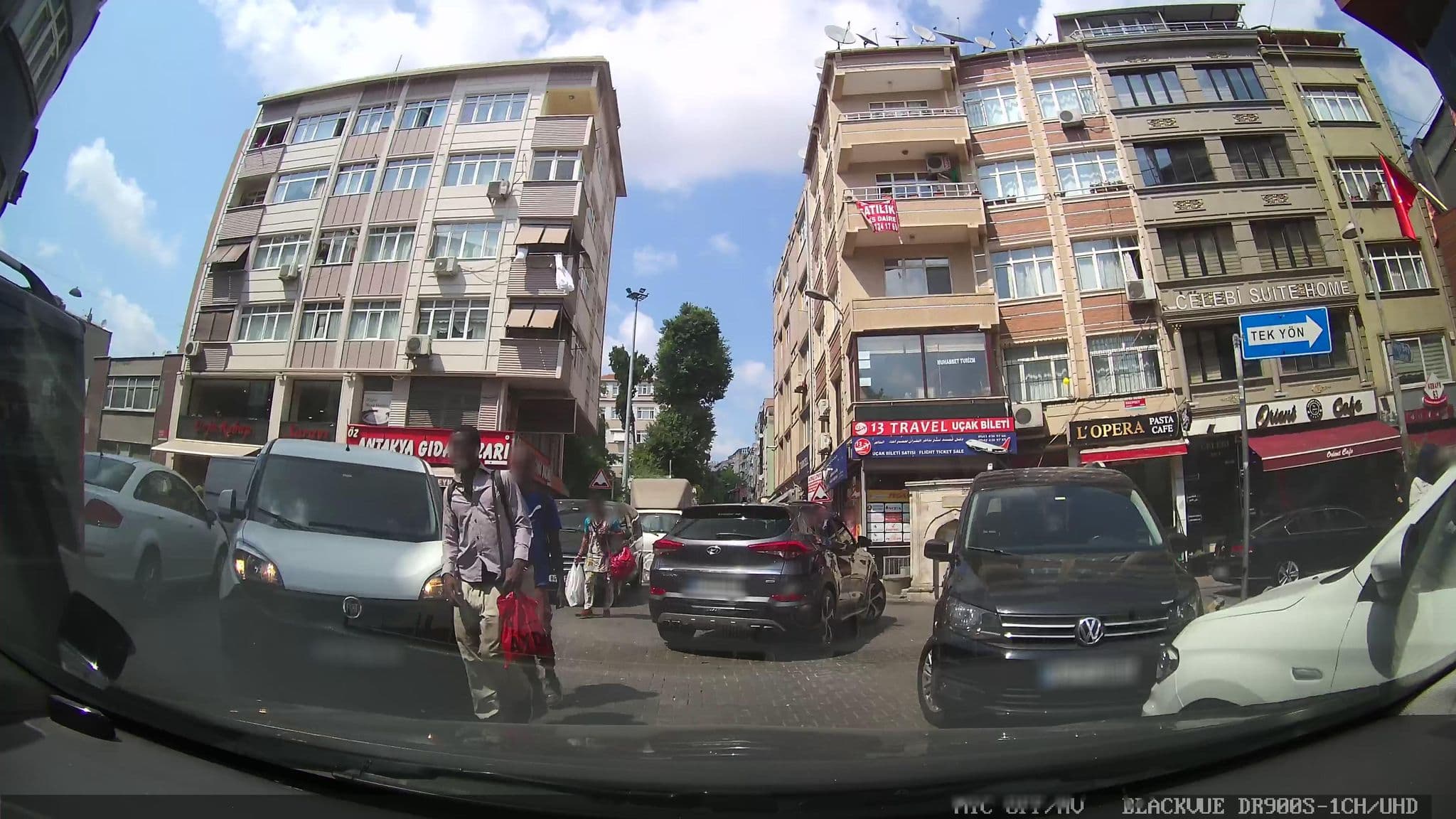 Street view near Kosova Otel, Istanbul — © asturksever (CC BY-SA · Mapillary)