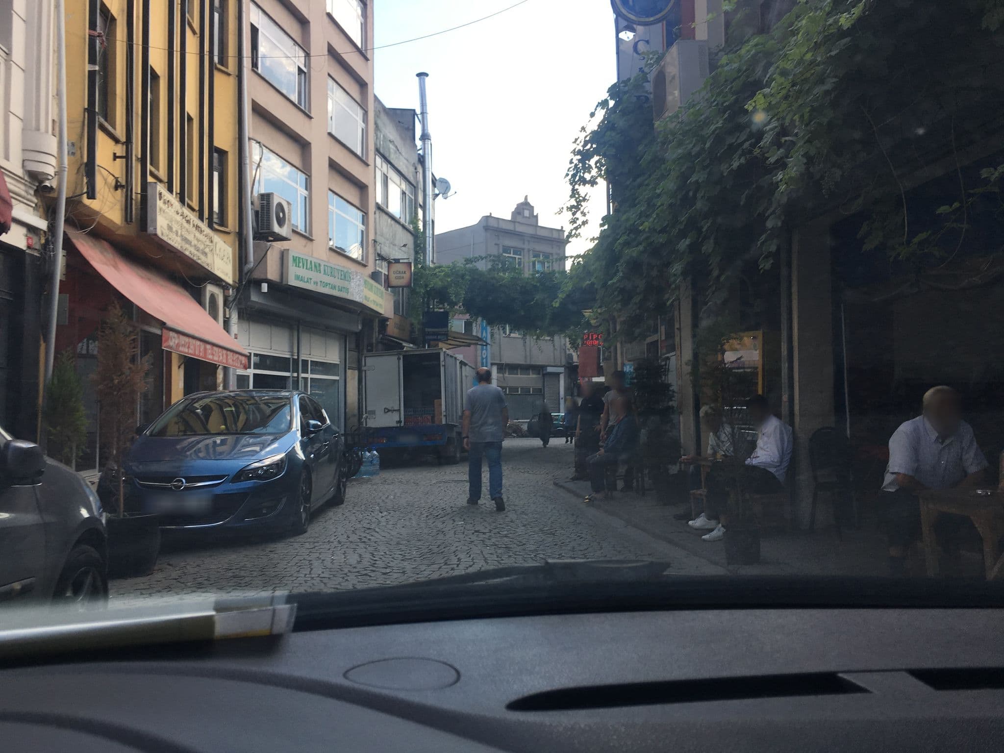 Street view near dolphin cafee, Eminönü — © myusufuyan (CC BY-SA · Mapillary)