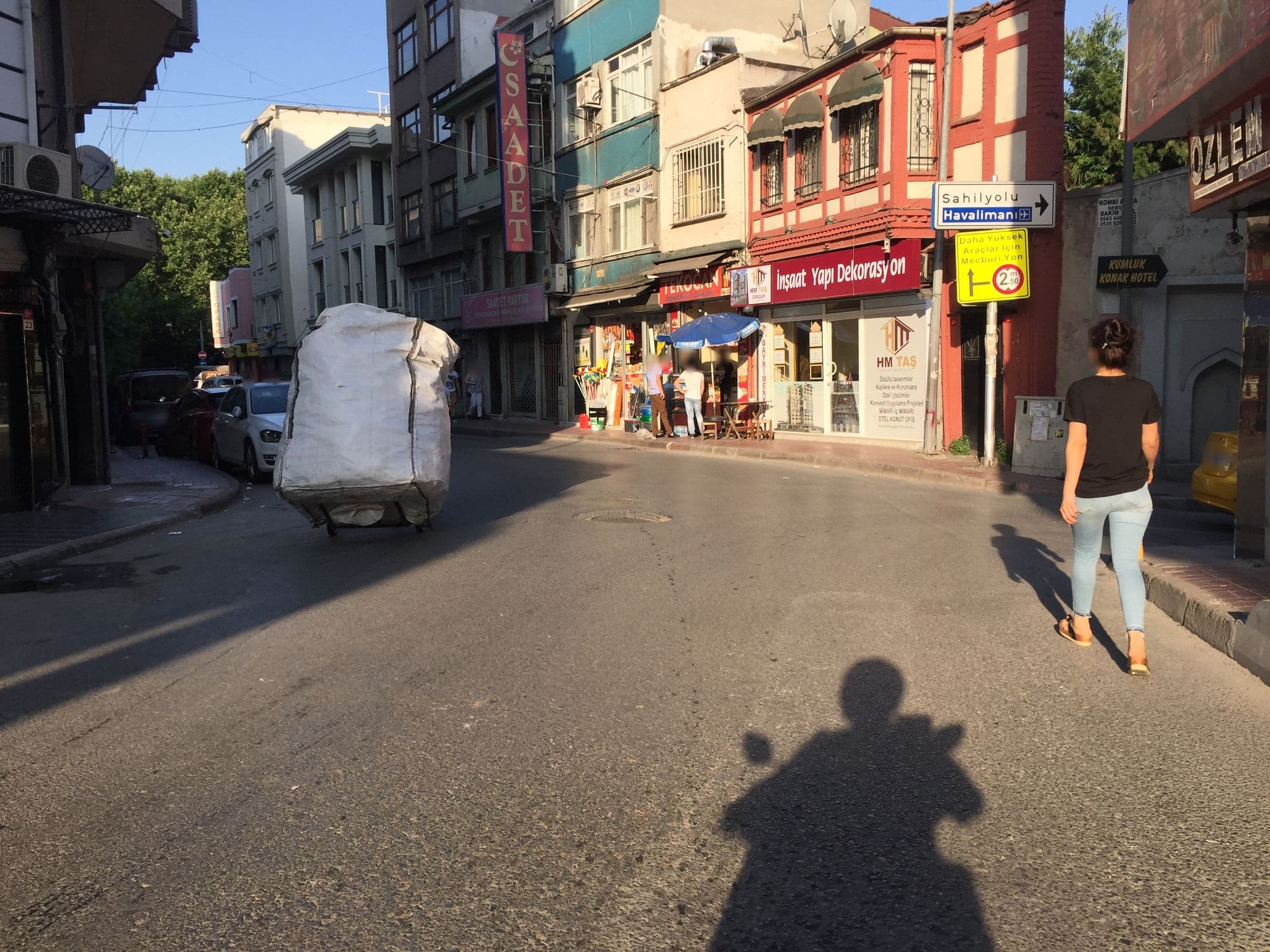 Street view near Golden Galley Suites, Sultanahmet — © sessiznotalar (CC BY-SA · Mapillary)