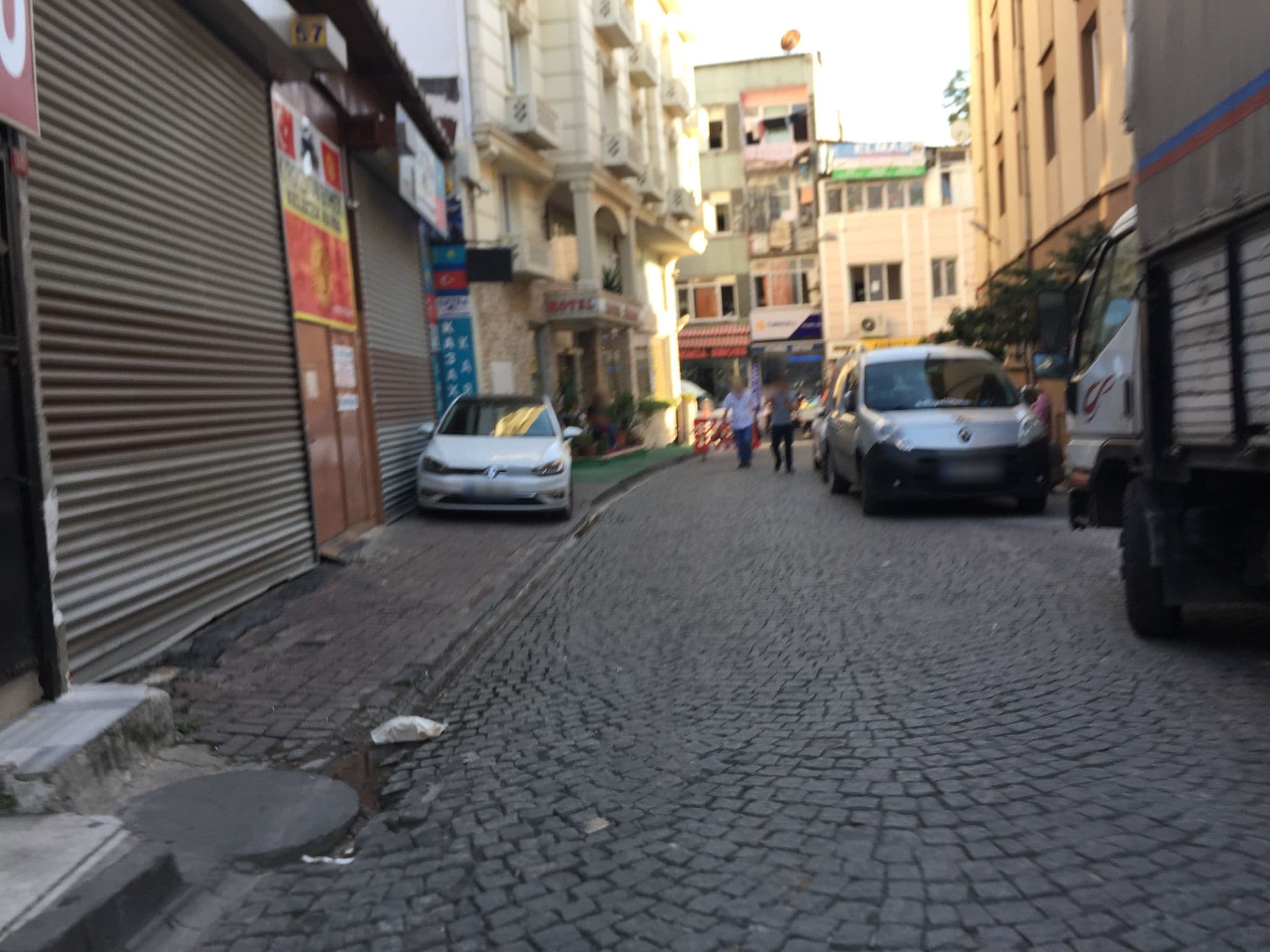 Street view near Simper Hotel, Istanbul — © sessiznotalar (CC BY-SA · Mapillary)