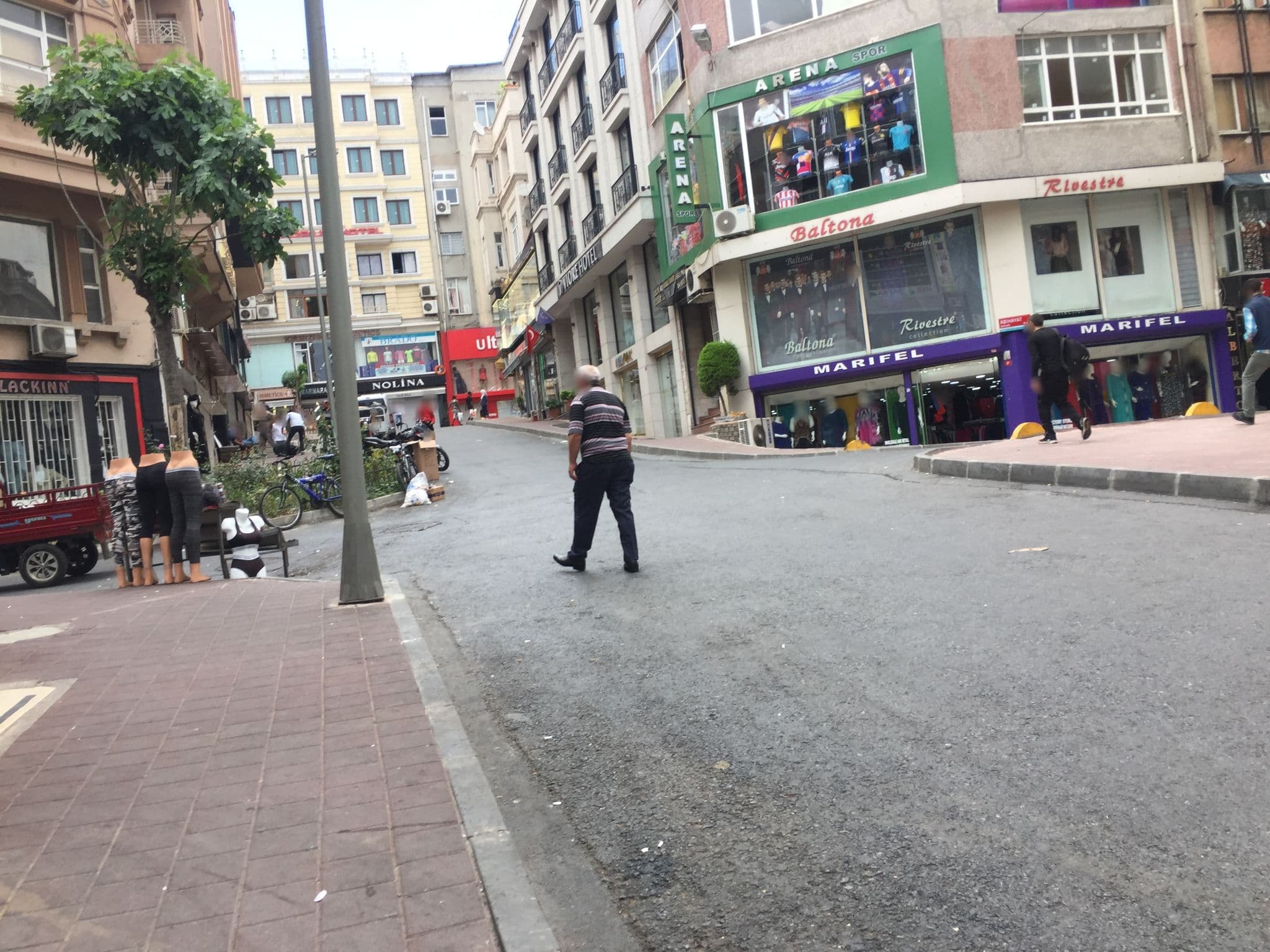 Street view near Endican Beyazit Hotel, Eminönü — © sessiznotalar (CC BY-SA · Mapillary)