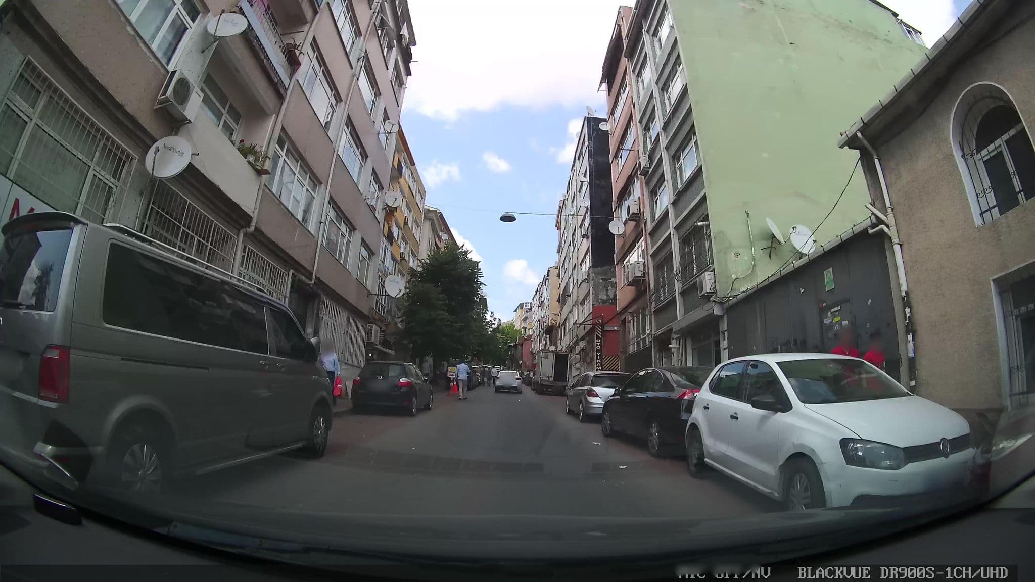Street view near DEDE APRT OTELS, Istanbul — © asturksever (CC BY-SA · Mapillary)