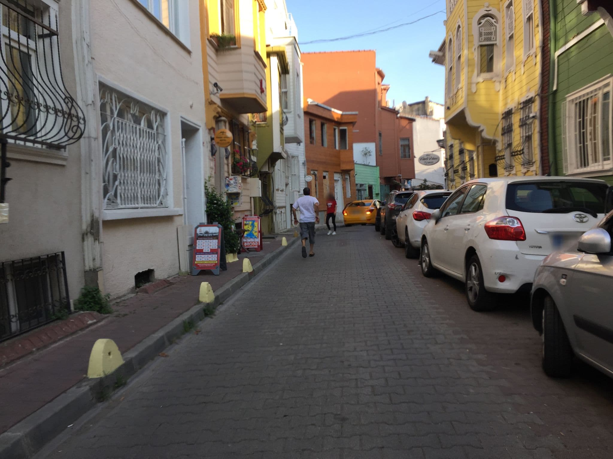 Street view near Baklava Hotel, Sultanahmet — © sessiznotalar (CC BY-SA · Mapillary)