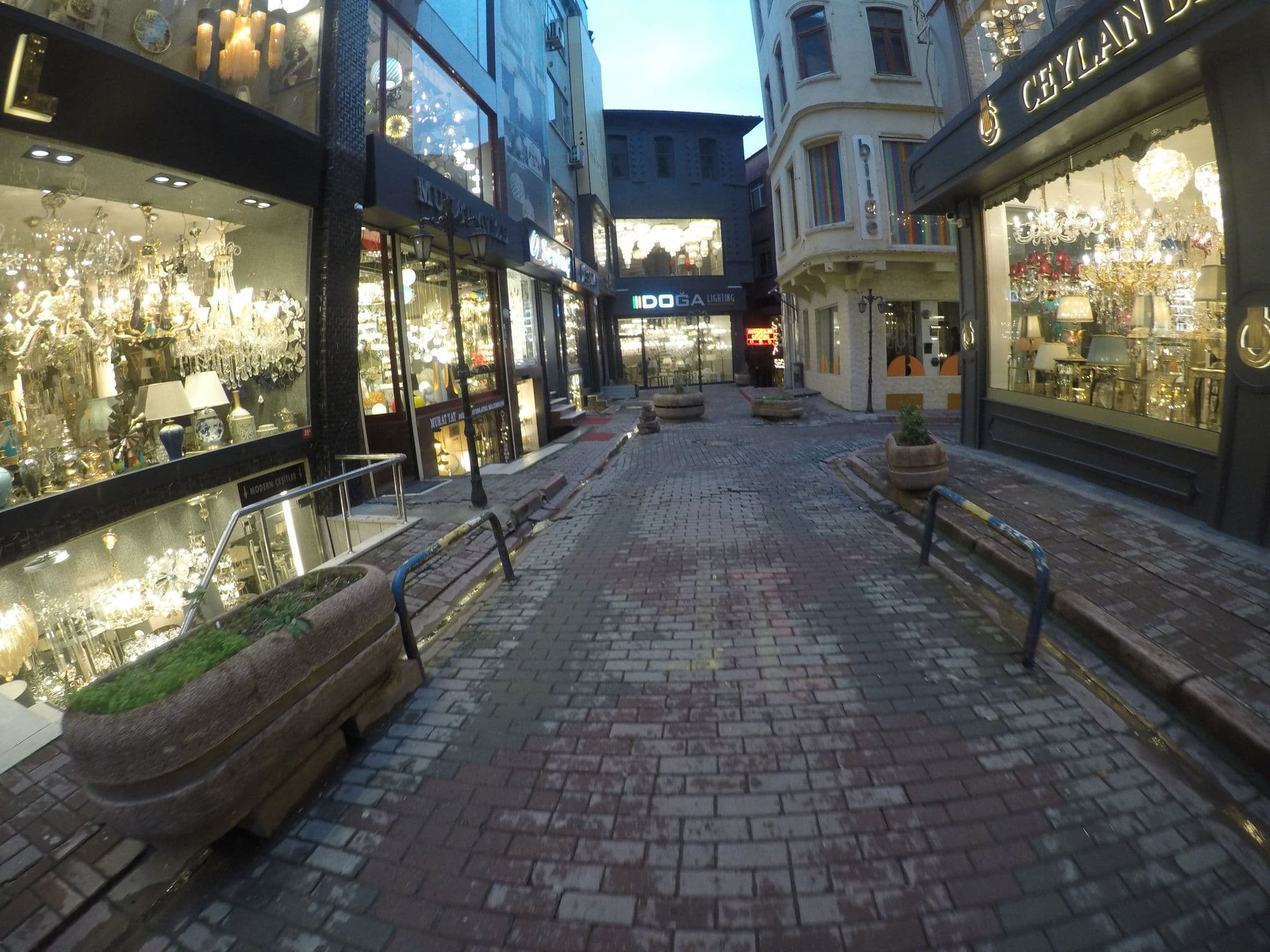Street view near Blue Istanbul Hotel Taksim, Eminönü — © chrisbeddow (CC BY-SA · Mapillary)