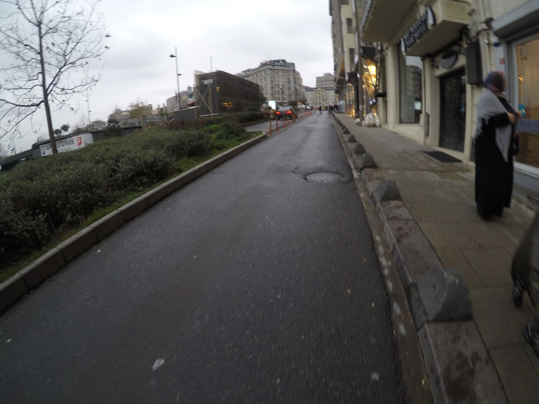 Street view near Art Nouveau Pera, Eminönü — © chrisbeddow (CC BY-SA · Mapillary)