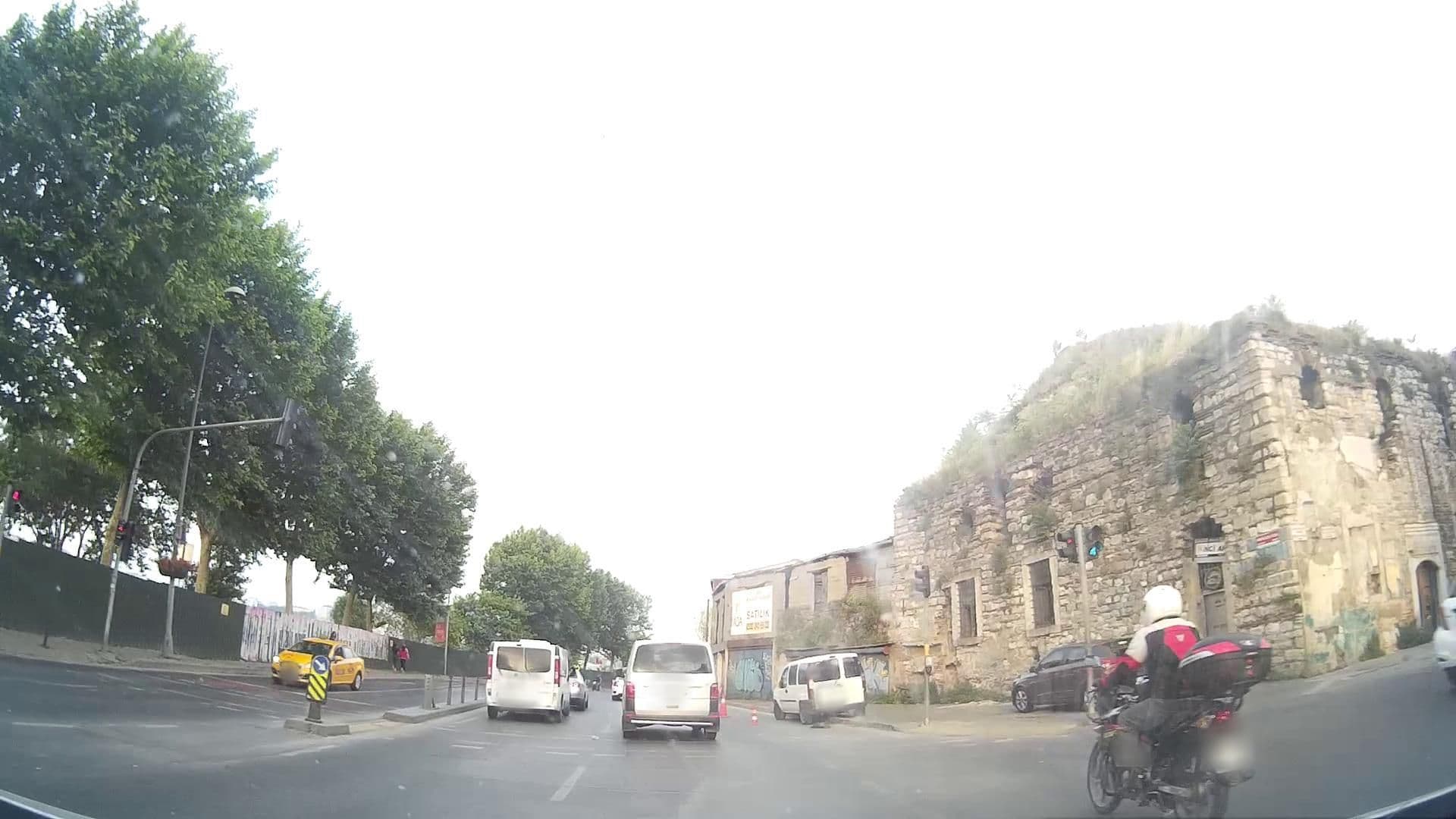 Street view near Hilton Resort İstanbul Otel, Fatih — © asturksever (CC BY-SA · Mapillary)