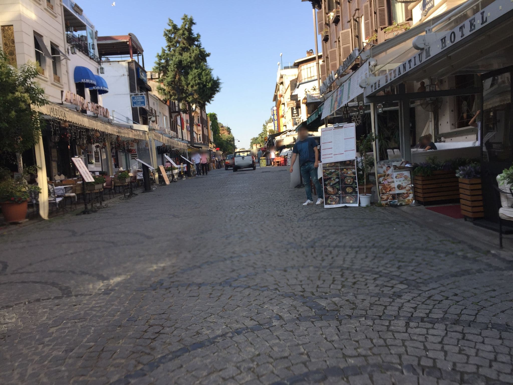 Street view near Lynda Hotel, Sultanahmet — © sessiznotalar (CC BY-SA · Mapillary)