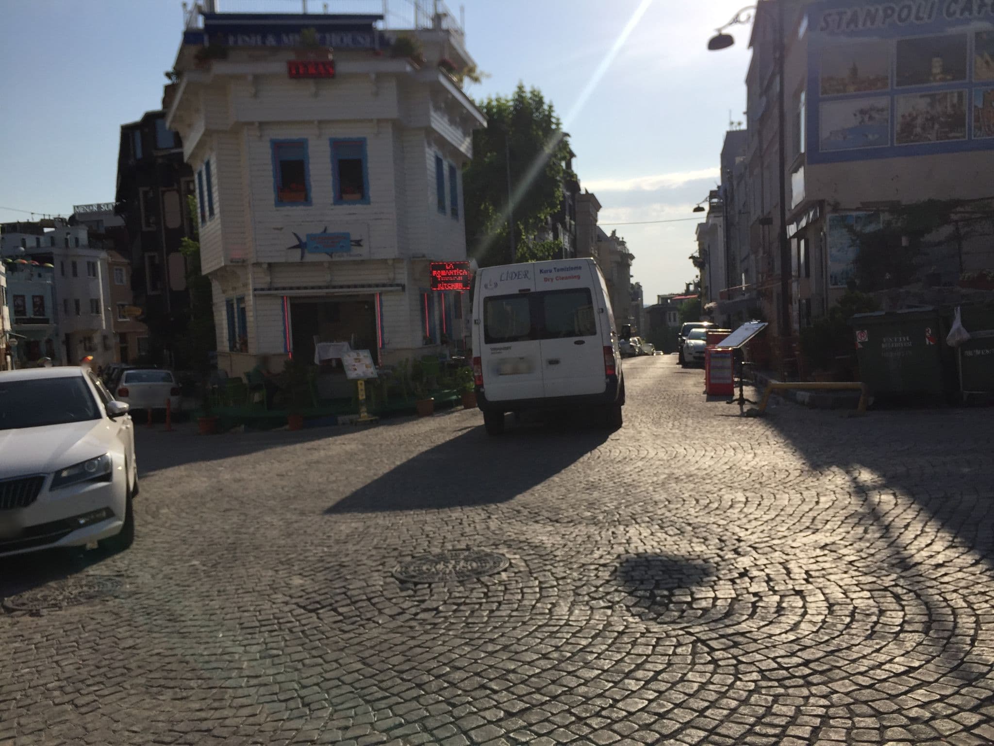 Street view near Elisa Hotel, Sultanahmet — © sessiznotalar (CC BY-SA · Mapillary)