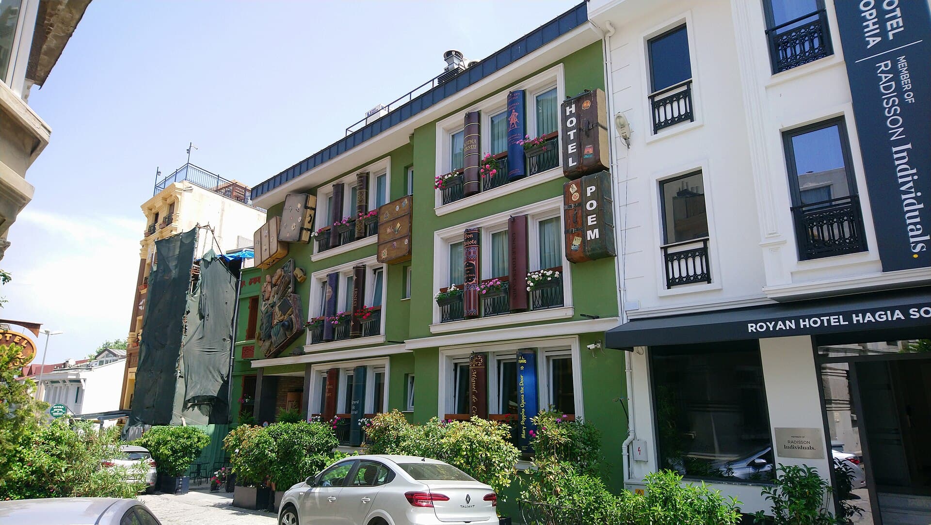 Poem Hotel (via Wikimedia Commons, CC0)
