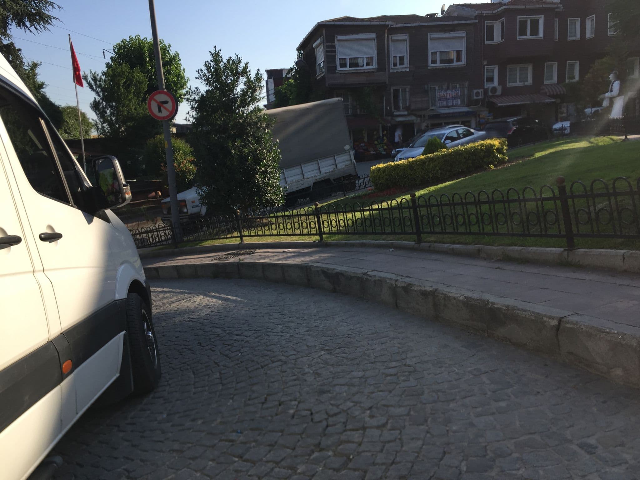 Street view near Etas Culture House, Sultanahmet — © sessiznotalar (CC BY-SA · Mapillary)