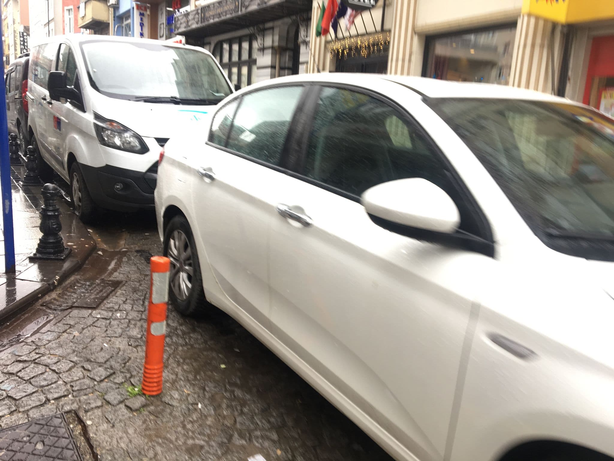 Street view near Hotel Barok, Eminönü — © khrystyna (CC BY-SA · Mapillary)